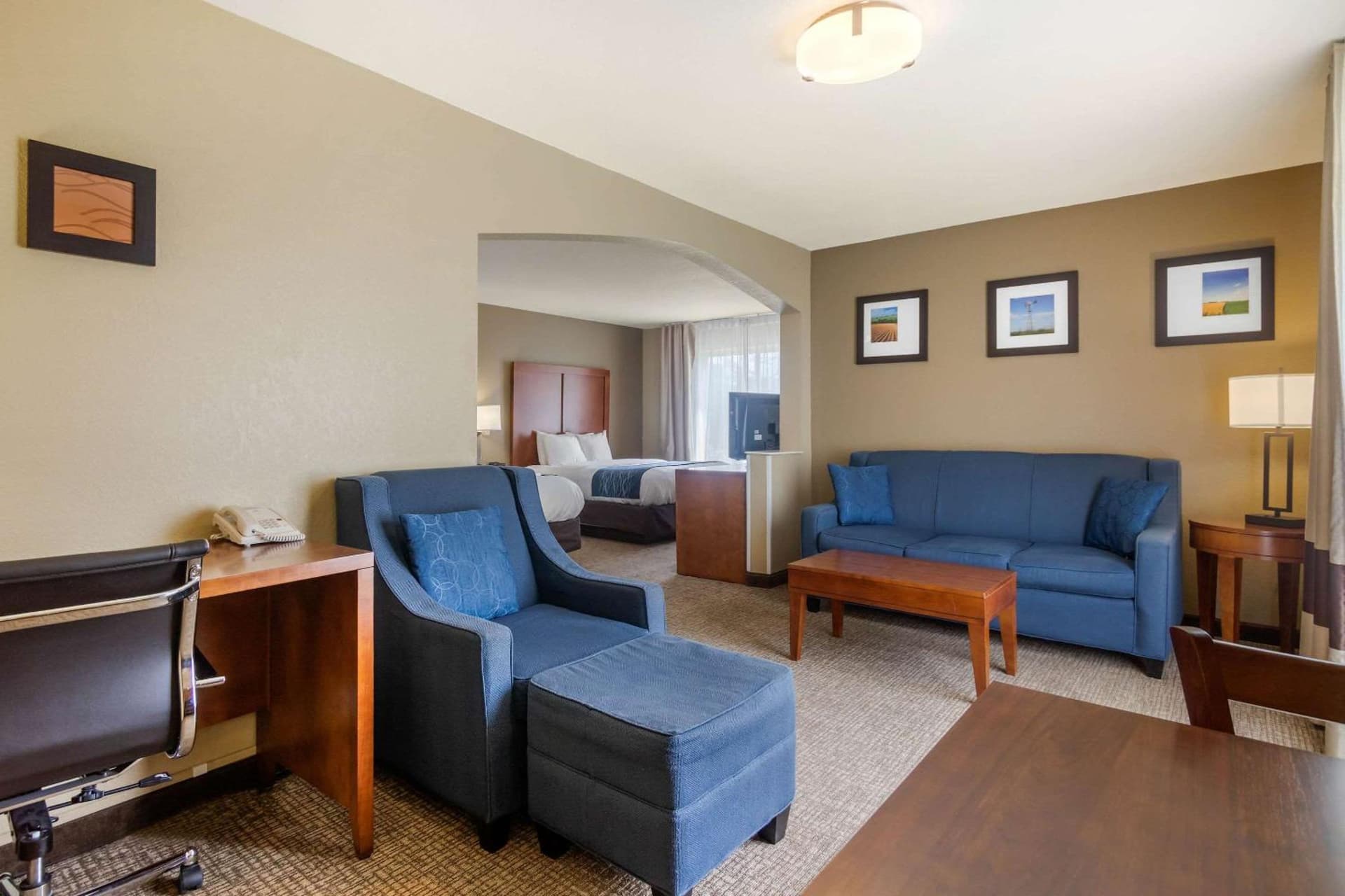 Comfort Inn & Suites Pittsburg KS property views in Pittsburg, KS — gallery photo 3
