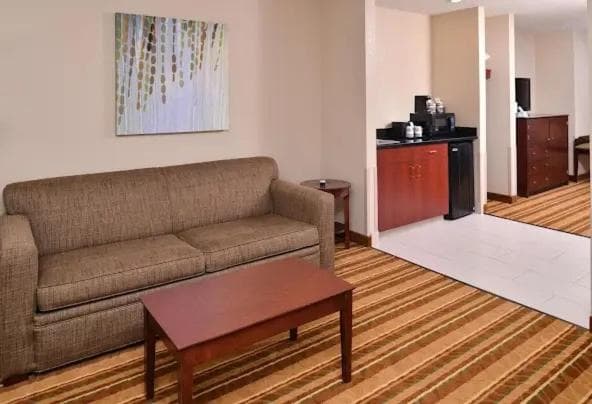 Old Mill Inn gallery photo in Omaha, NE — image 23