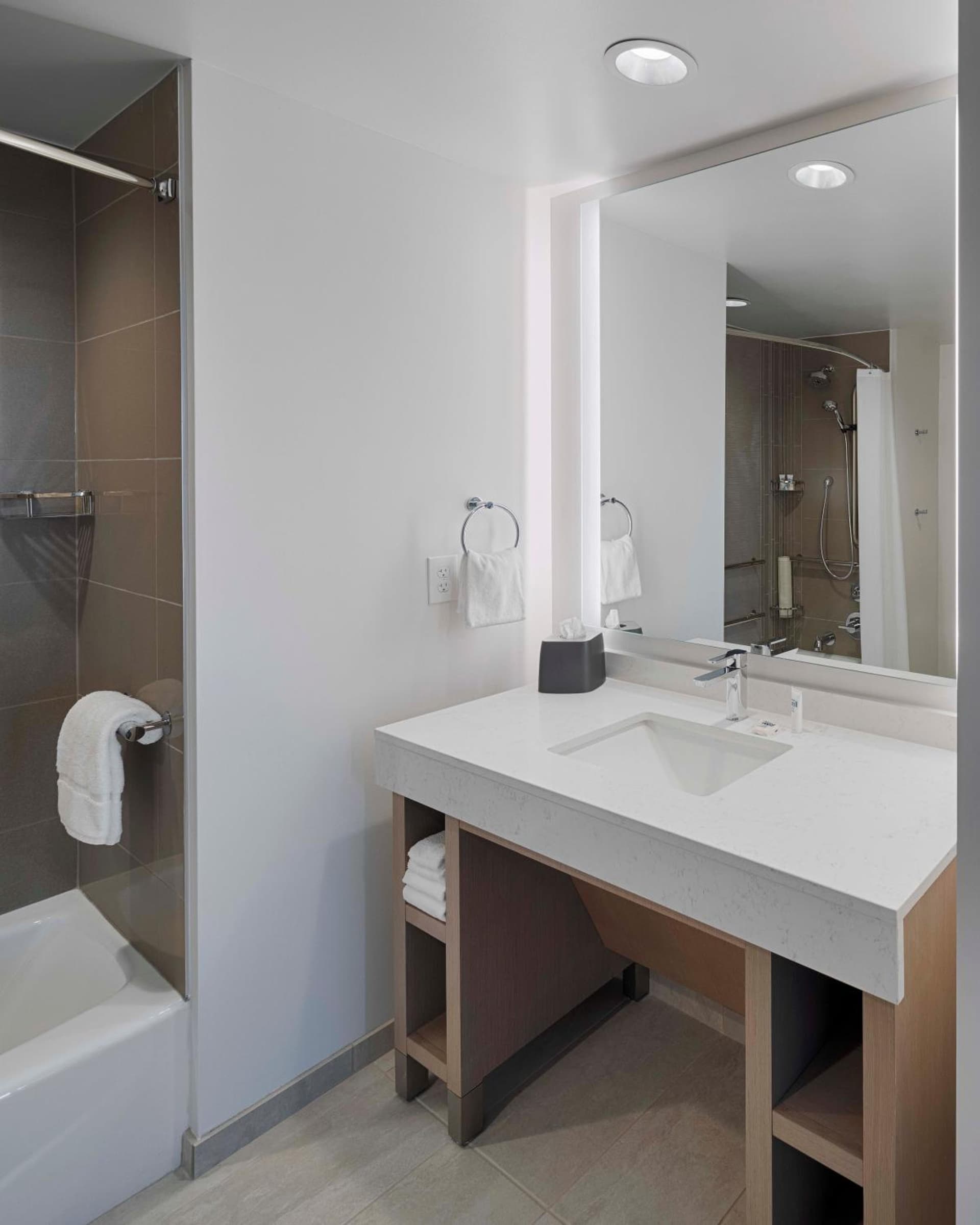 Hyatt House Columbus OSU Short North gallery photo in Columbus, OH — image 41