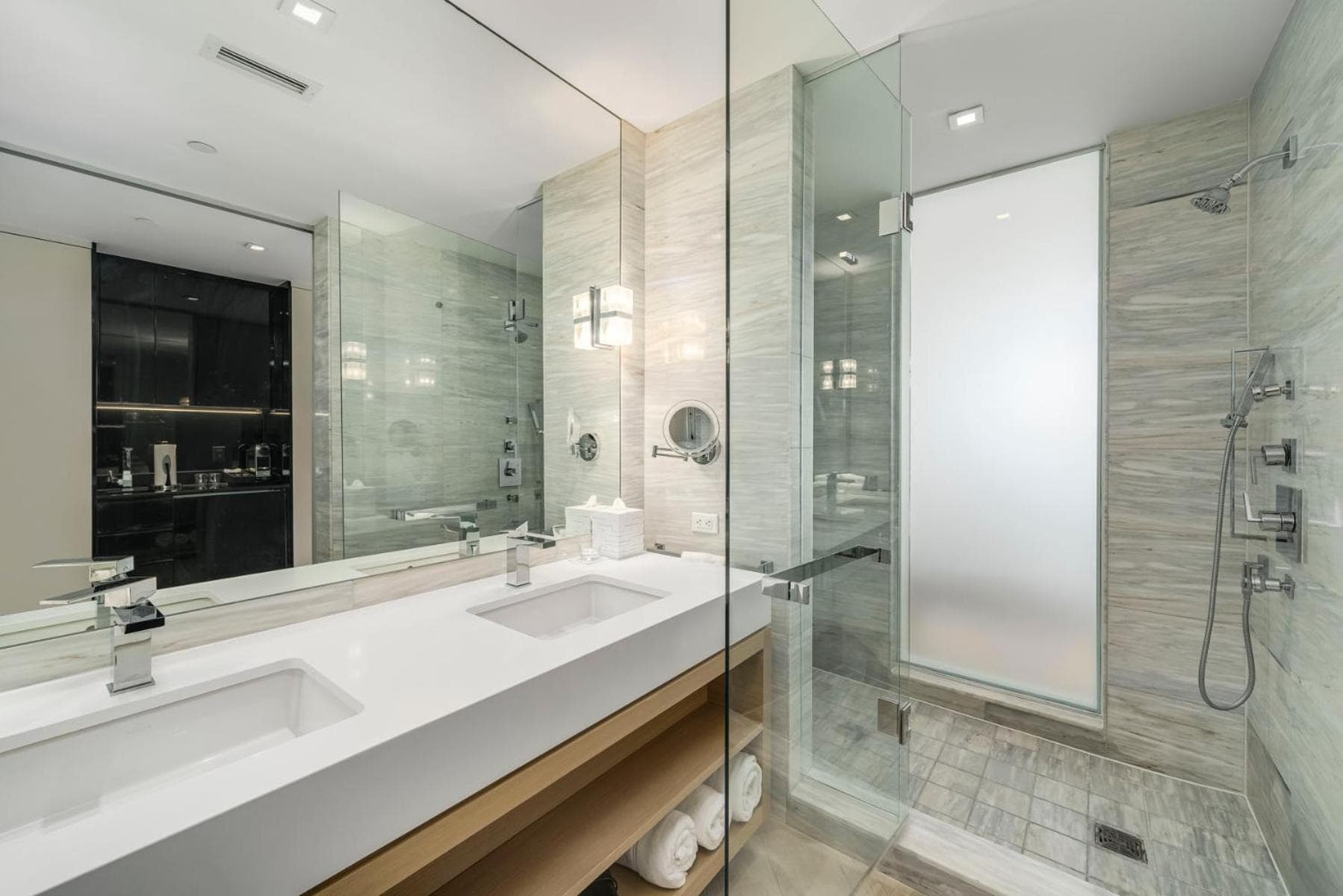 W SOUTH BEACH Residences Private King Studio property views in Miami Beach, FL — gallery photo 3