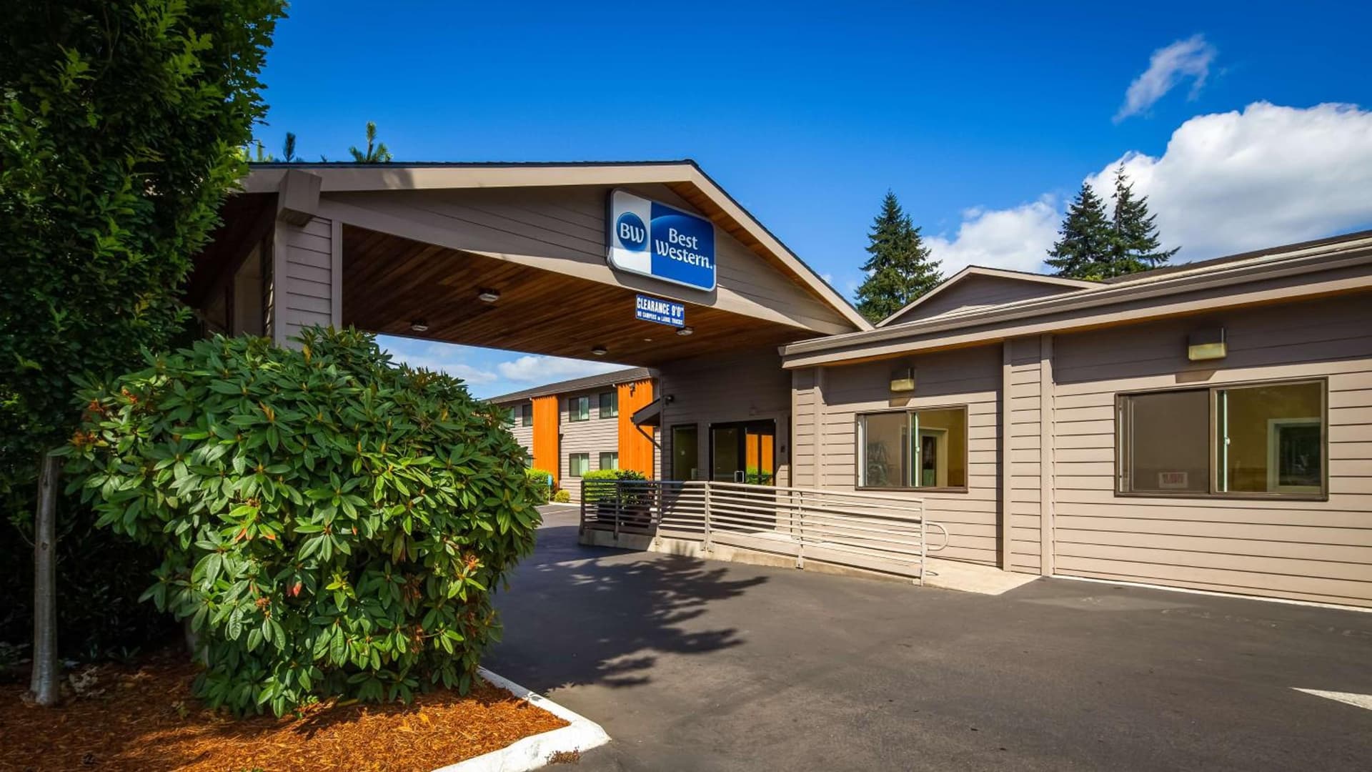 Best Western Aladdin Inn featured exterior or lobby in Kelso, WA — similar hotel