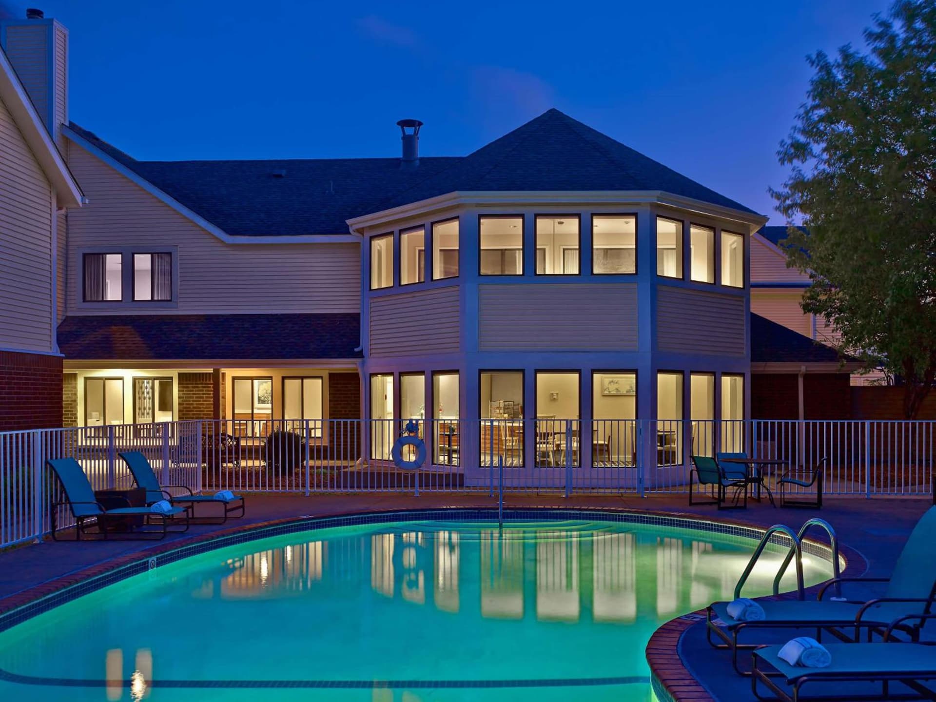 Sonesta Simply Suites Cleveland Airport gallery photo in Middleburg Heights, OH — image 18