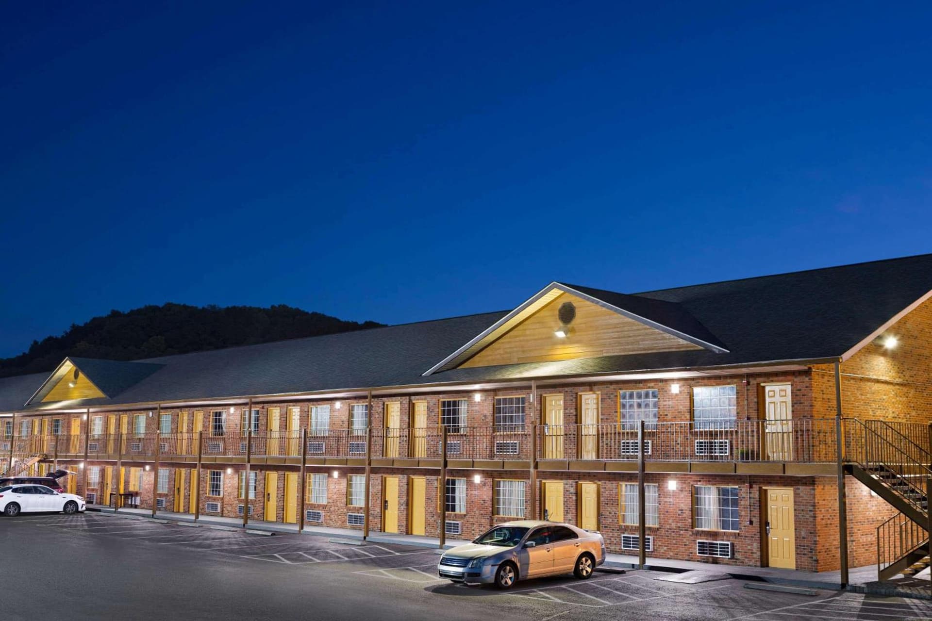 Super 8 by Wyndham Whites Creek/ Nashville NW Area interior in Whites Creek, TN — gallery photo 2
