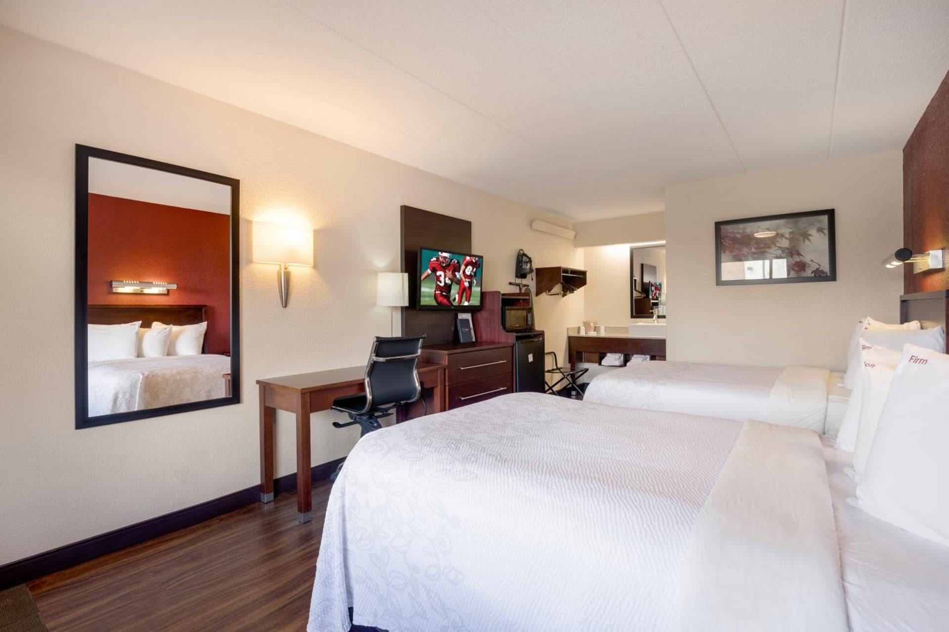 Super 8 by Wyndham Deerfield - Northbrook property views in Deerfield, IL — gallery photo 3