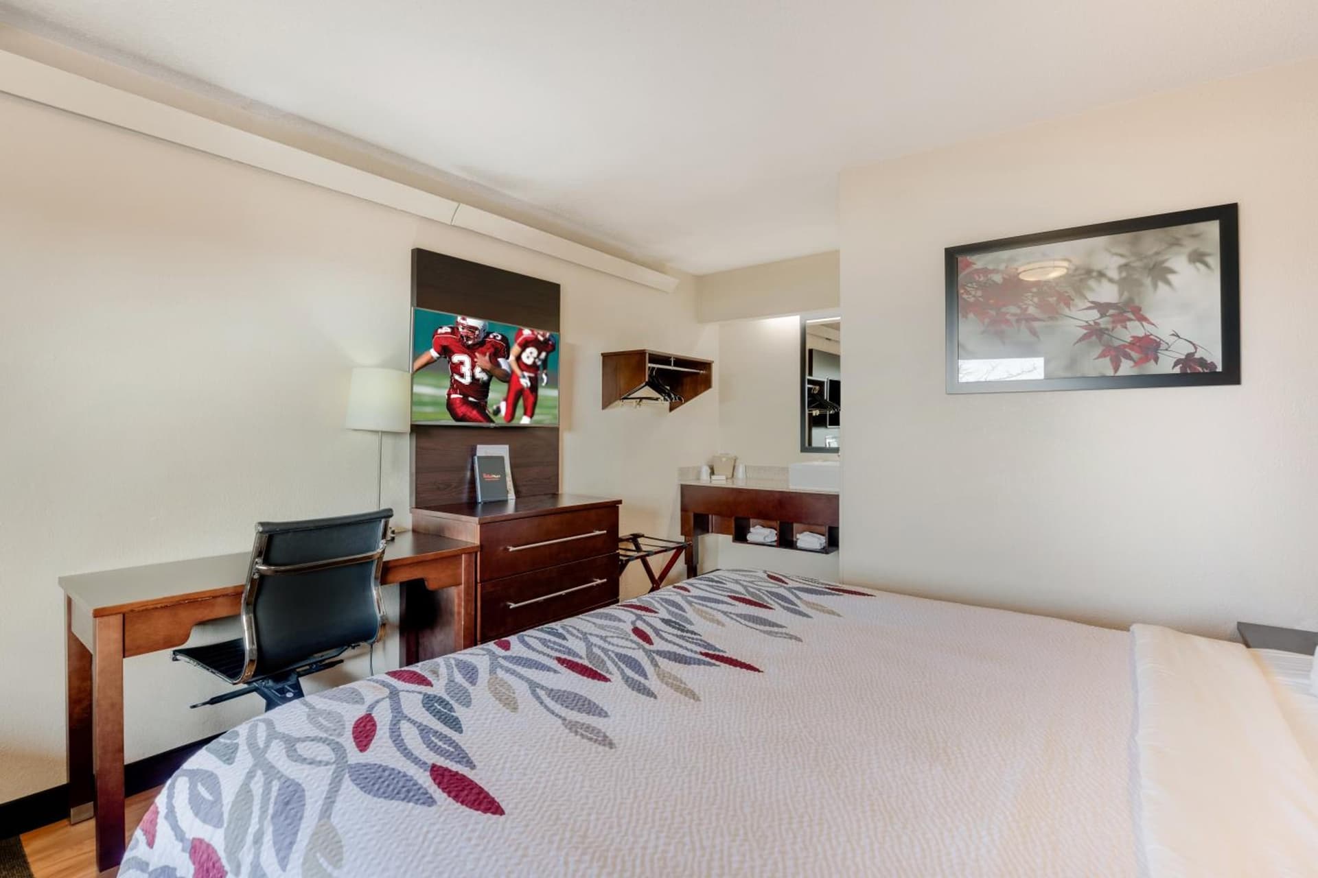 Super 8 by Wyndham Deerfield - Northbrook gallery photo in Deerfield, IL — image 13
