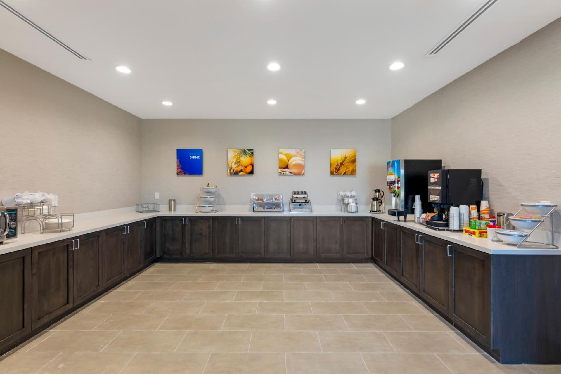 Comfort Inn & Suites Balch Springs - SE Dallas property views in Balch Springs, TX — gallery photo 3