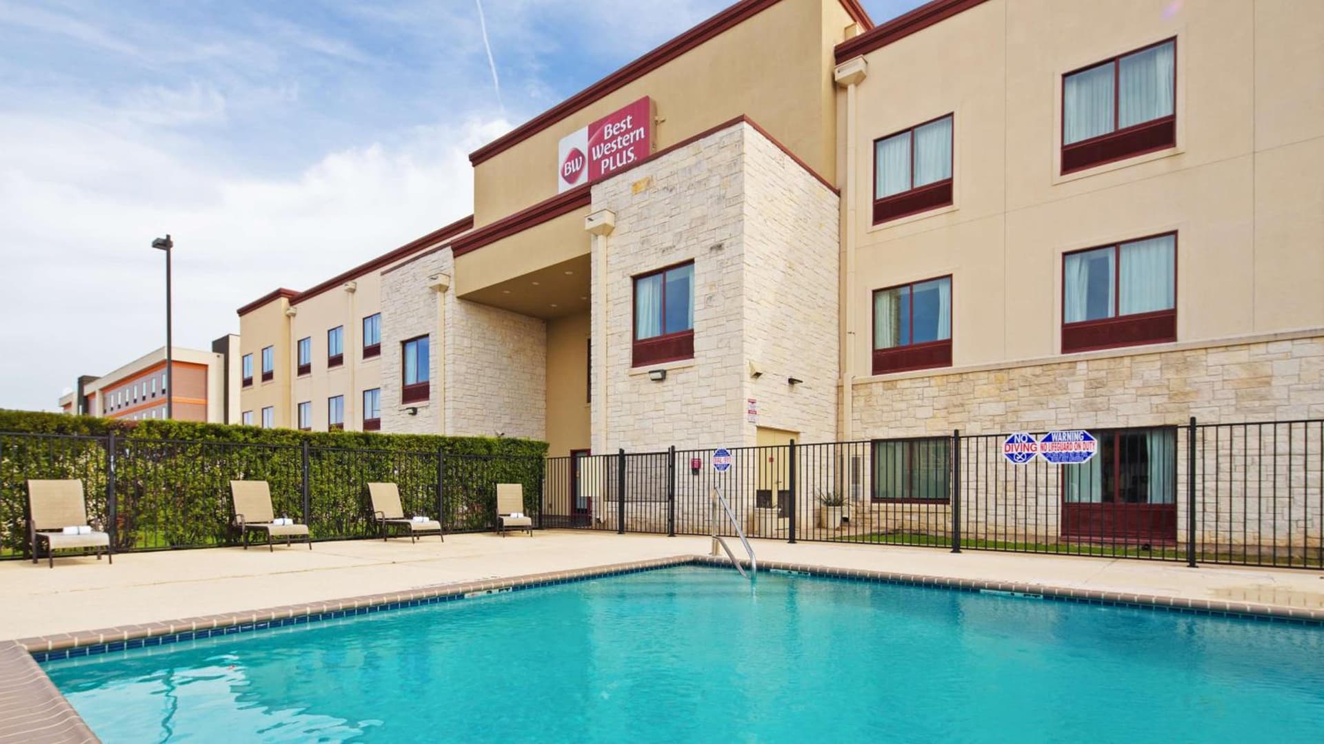 Best Western Plus Austin Airport Inn & Suites interior in Austin, TX — gallery photo 2