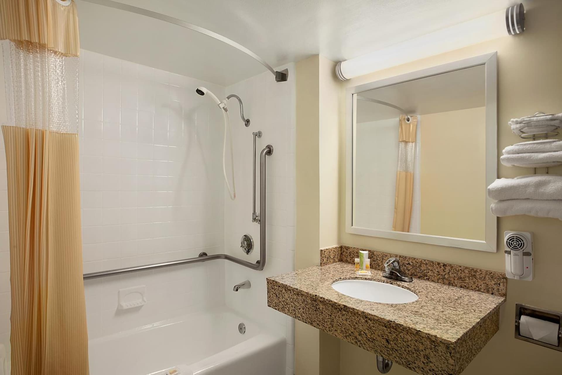 Days Inn of Frederick by Wyndham gallery photo in Frederick, MD — image 21