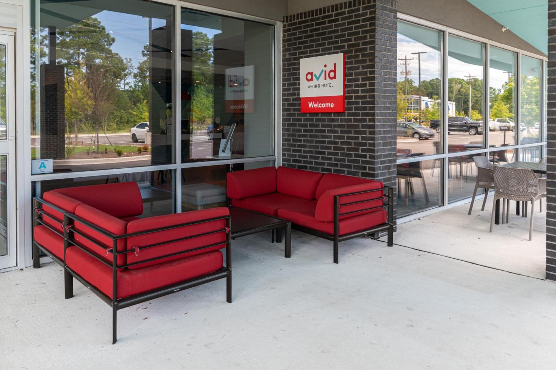 avid hotel Summerville by IHG interior in Summerville, SC — gallery photo 2