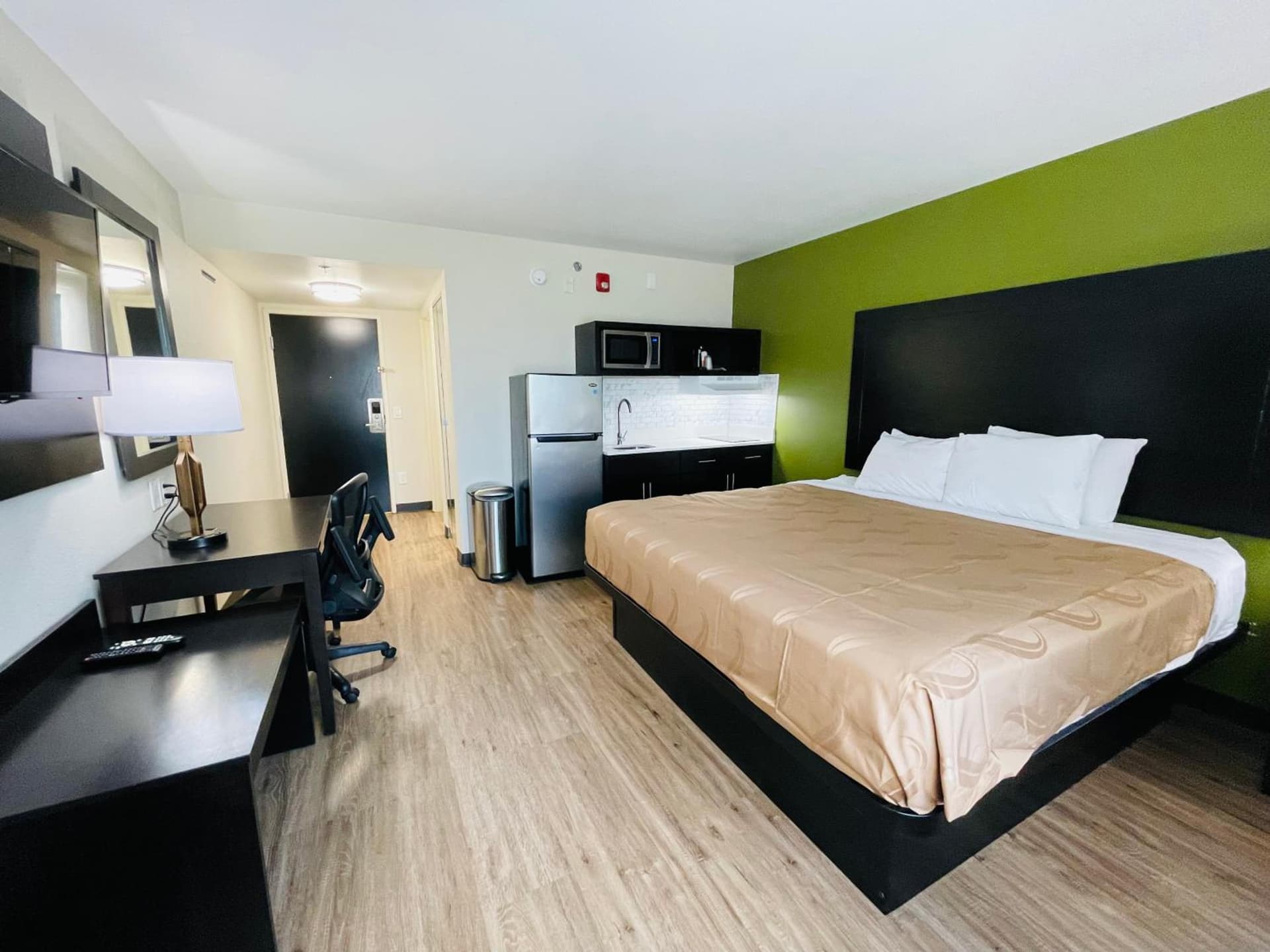 Quality Inn & Suites Lake Charles South property views in Lake Charles, LA — gallery photo 3
