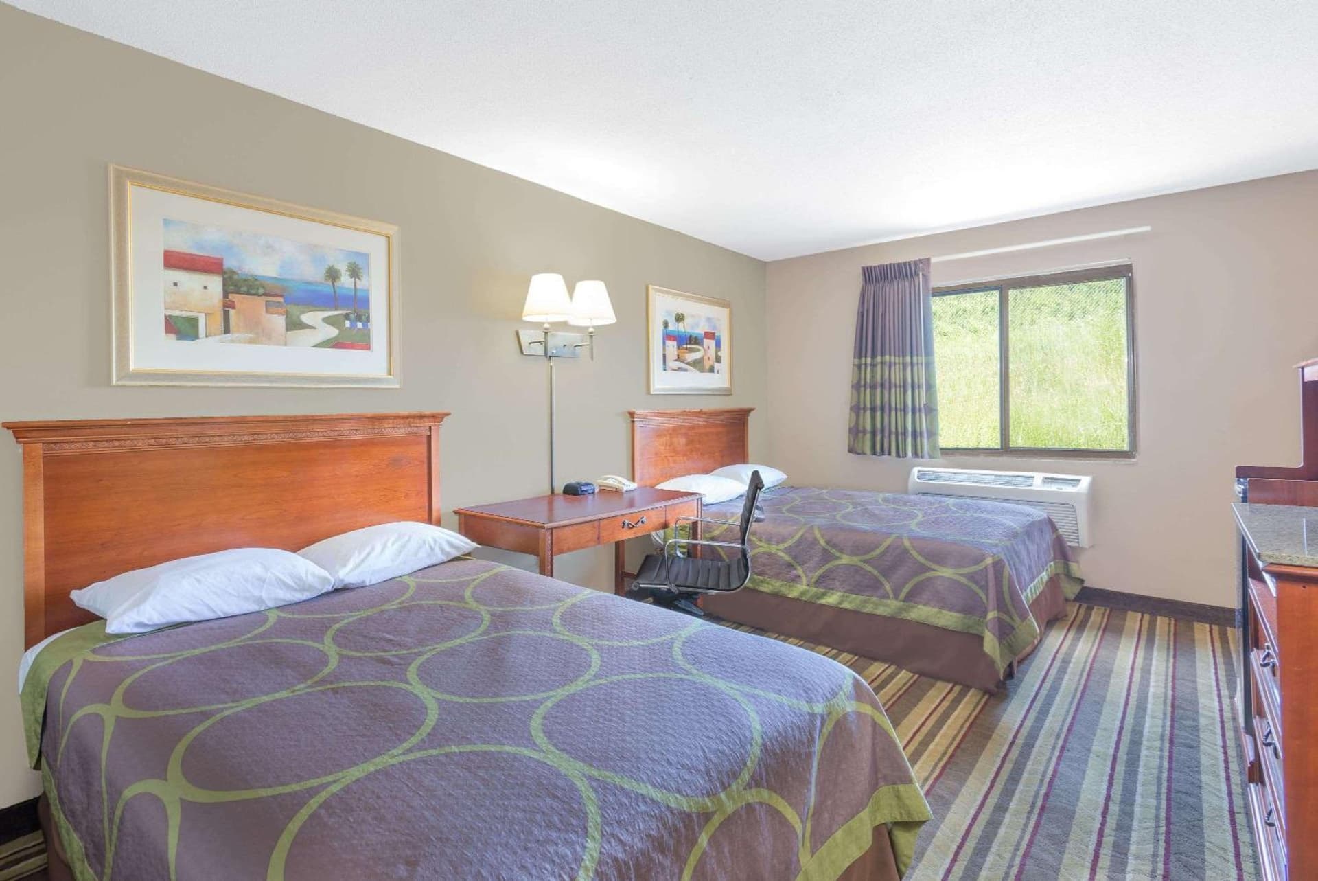 Super 8 by Wyndham Tilton/Lake Winnipesaukee gallery photo in Tilton, NH — image 18
