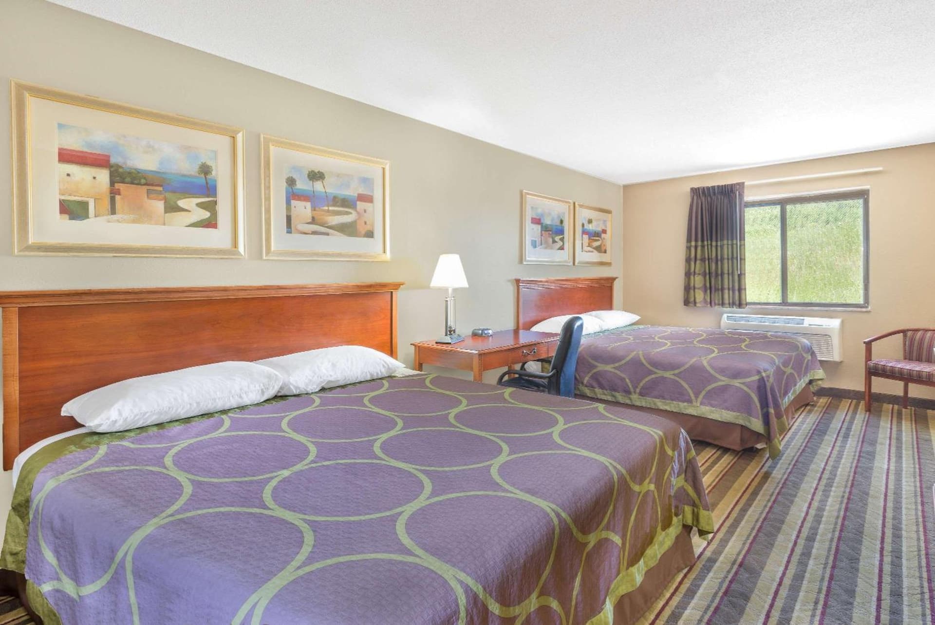 Super 8 by Wyndham Tilton/Lake Winnipesaukee gallery photo in Tilton, NH — image 10
