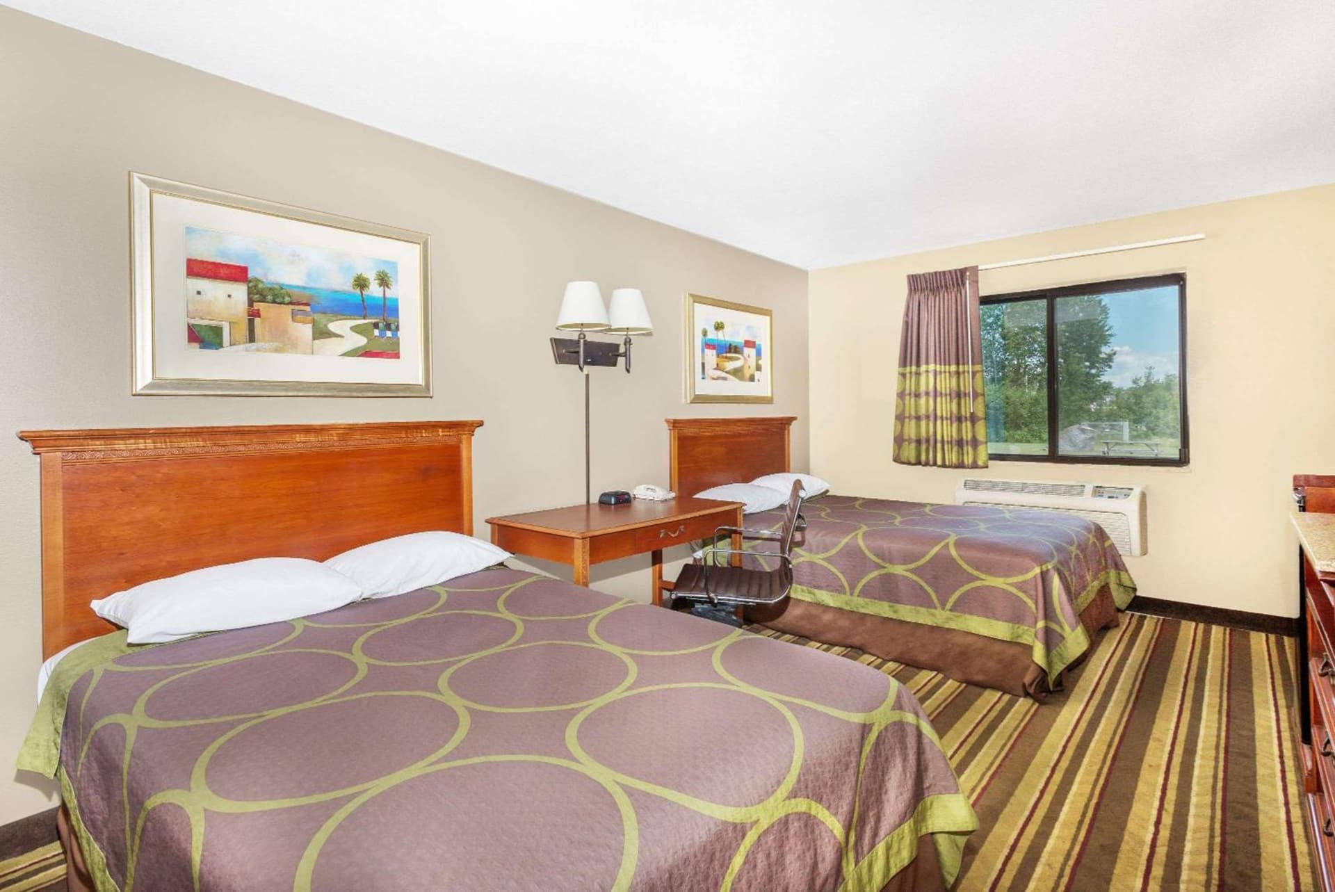 Super 8 by Wyndham Tilton/Lake Winnipesaukee gallery photo in Tilton, NH — image 16