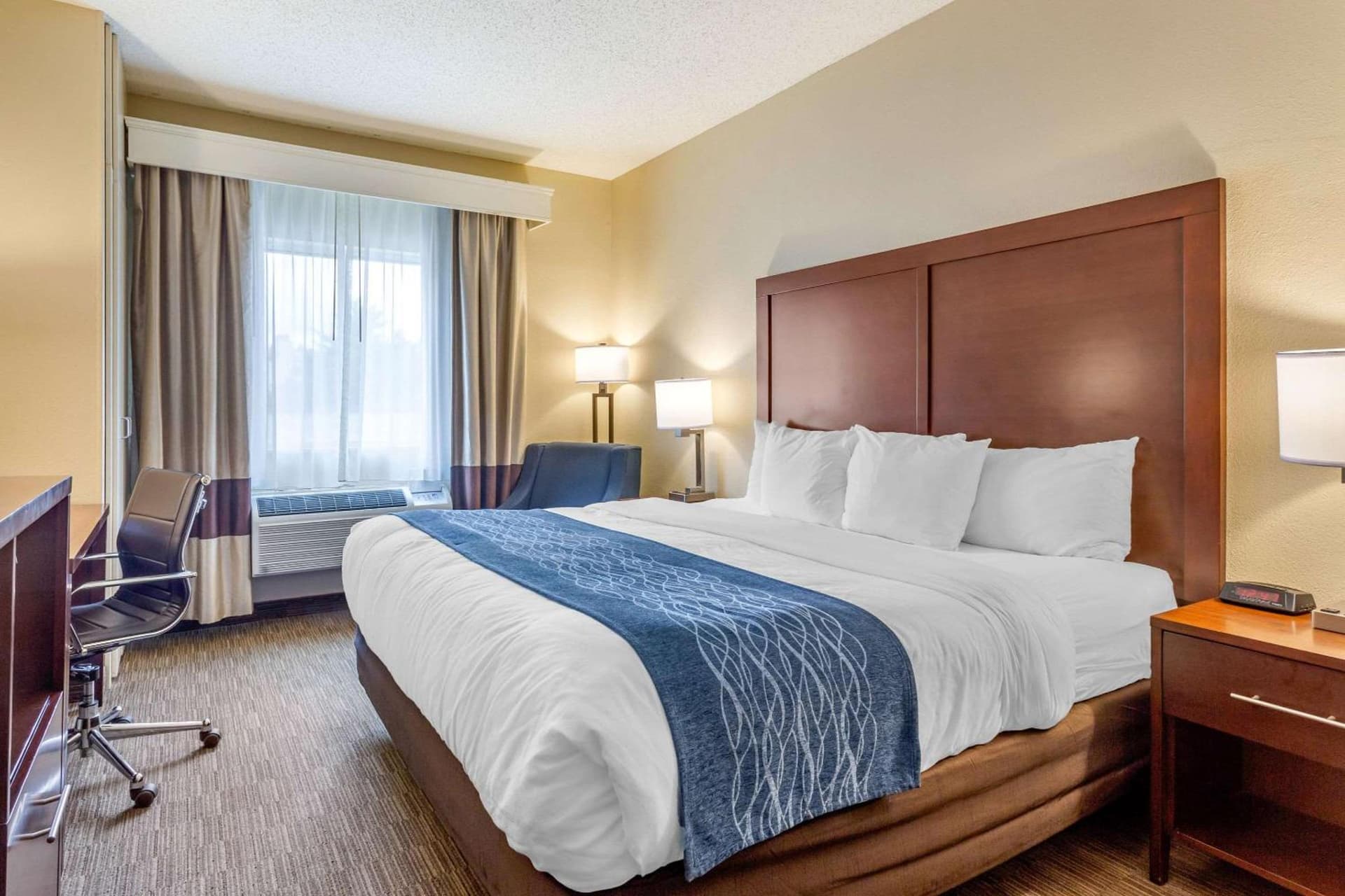 Comfort Inn Rockford near Casino District gallery photo in Rockford, IL — image 34