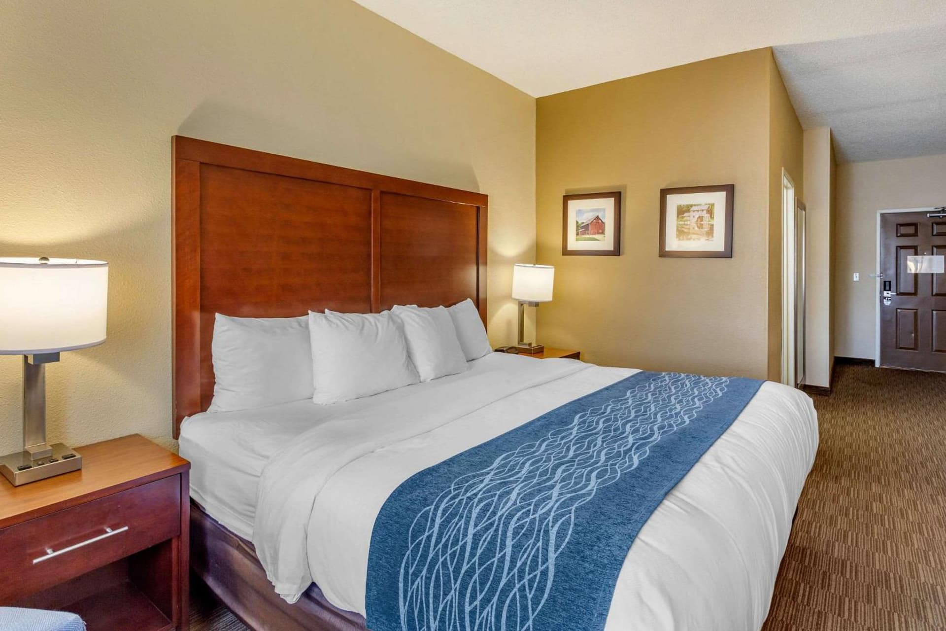 Comfort Inn Rockford near Casino District gallery photo in Rockford, IL — image 24