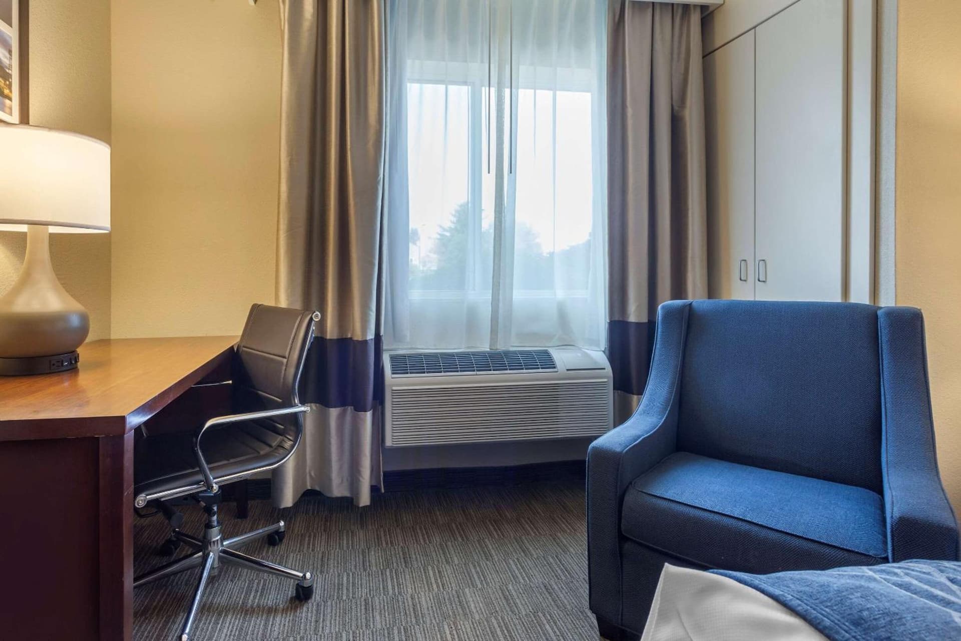 Comfort Inn Rockford near Casino District gallery photo in Rockford, IL — image 22