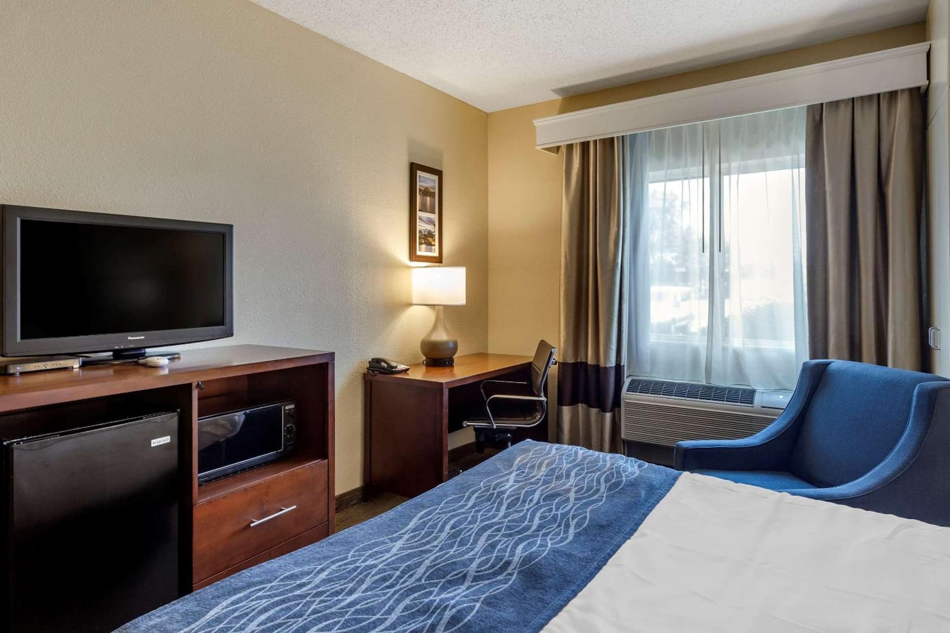 Comfort Inn Rockford near Casino District gallery photo in Rockford, IL — image 7