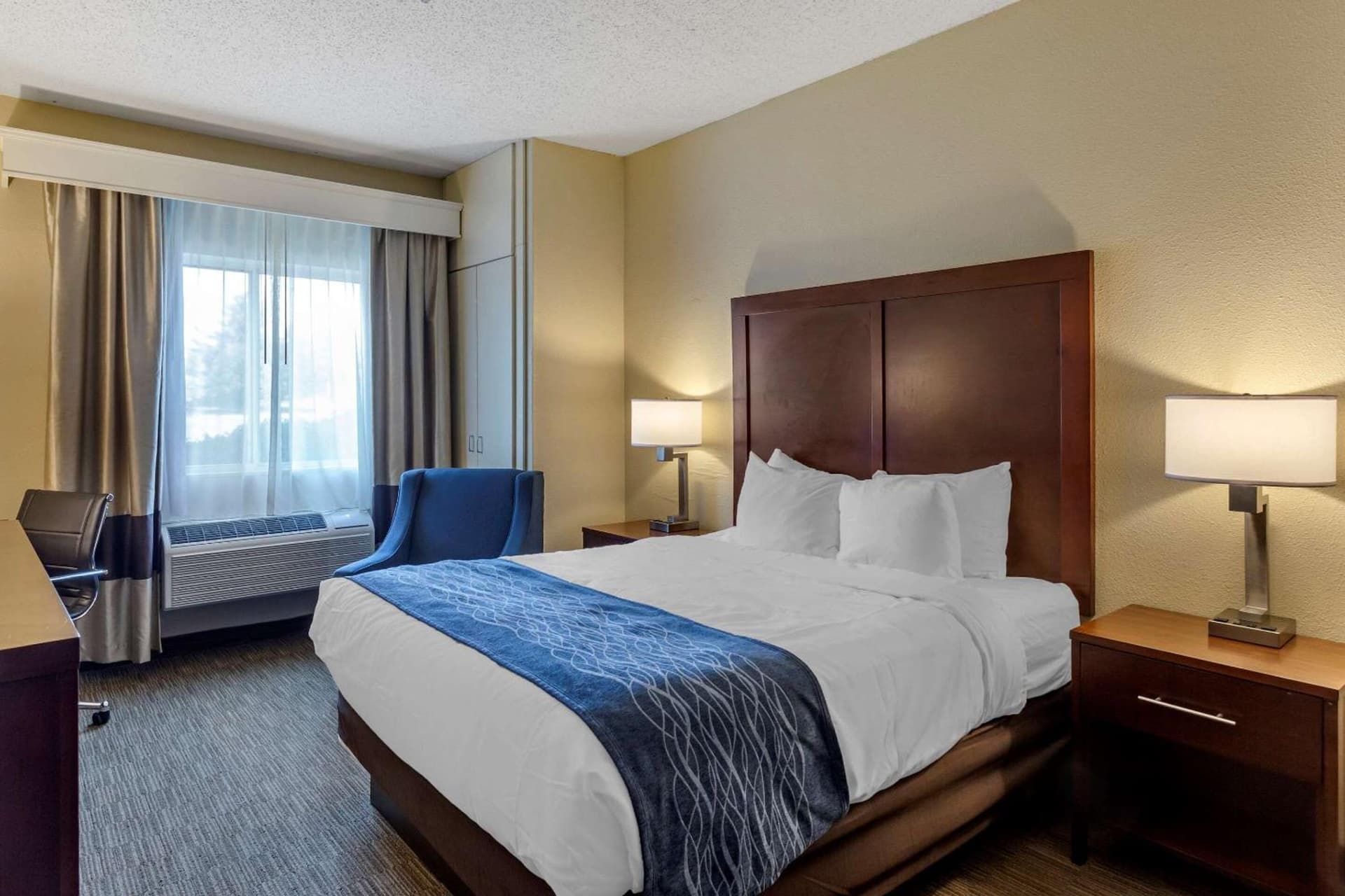 Comfort Inn Rockford near Casino District gallery photo in Rockford, IL — image 40