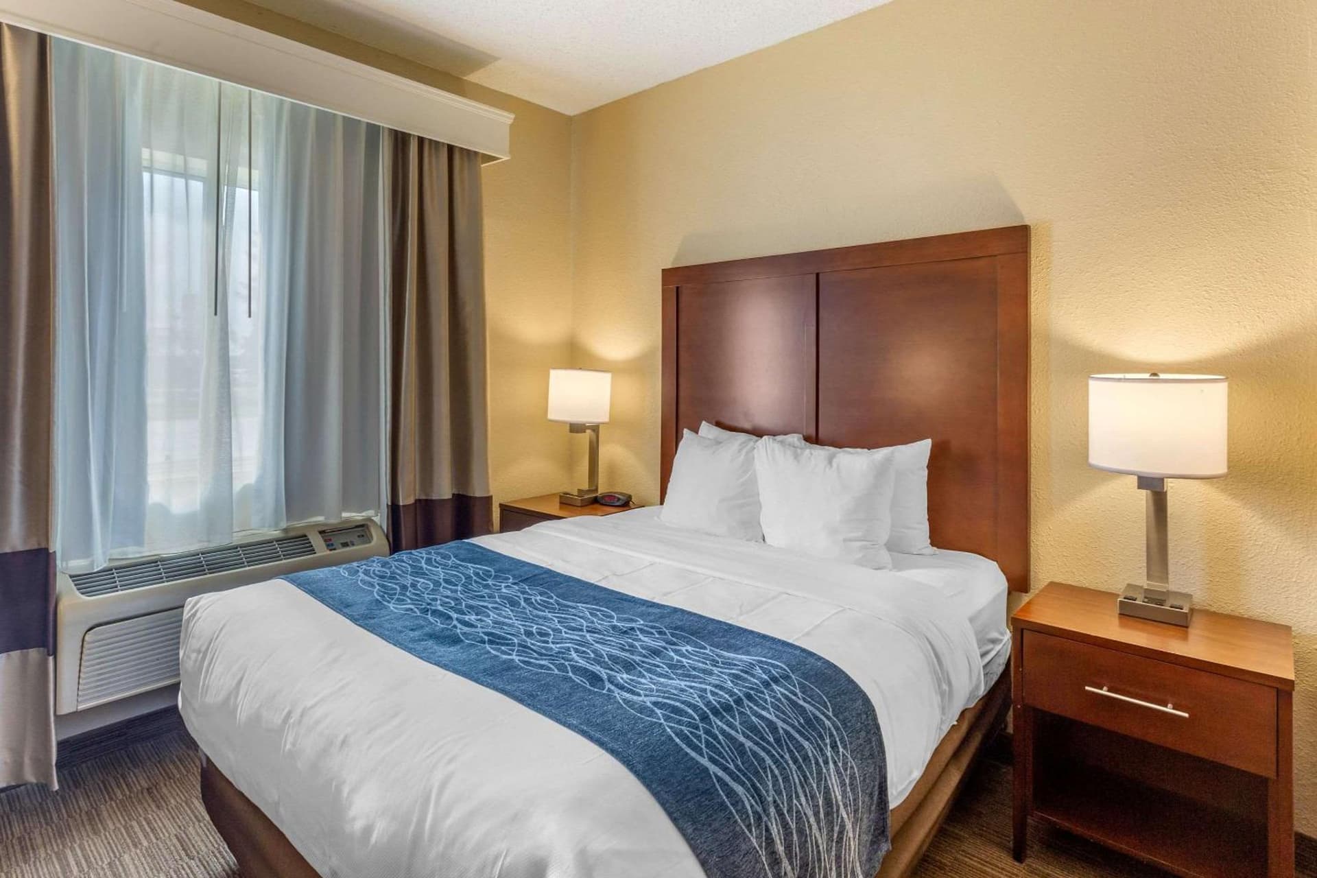 Comfort Inn Rockford near Casino District gallery photo in Rockford, IL — image 21