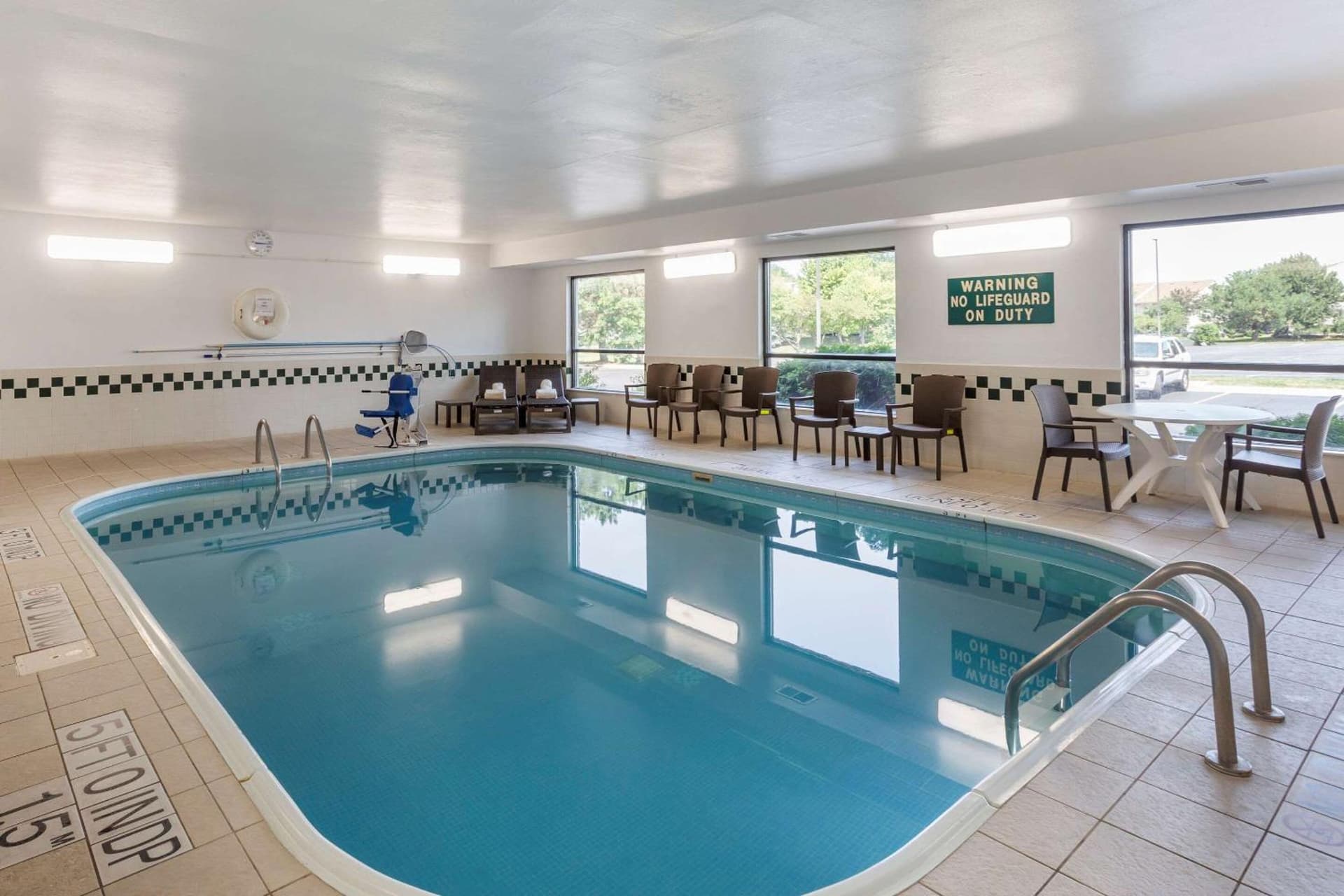 Comfort Inn Rockford near Casino District gallery photo in Rockford, IL — image 38
