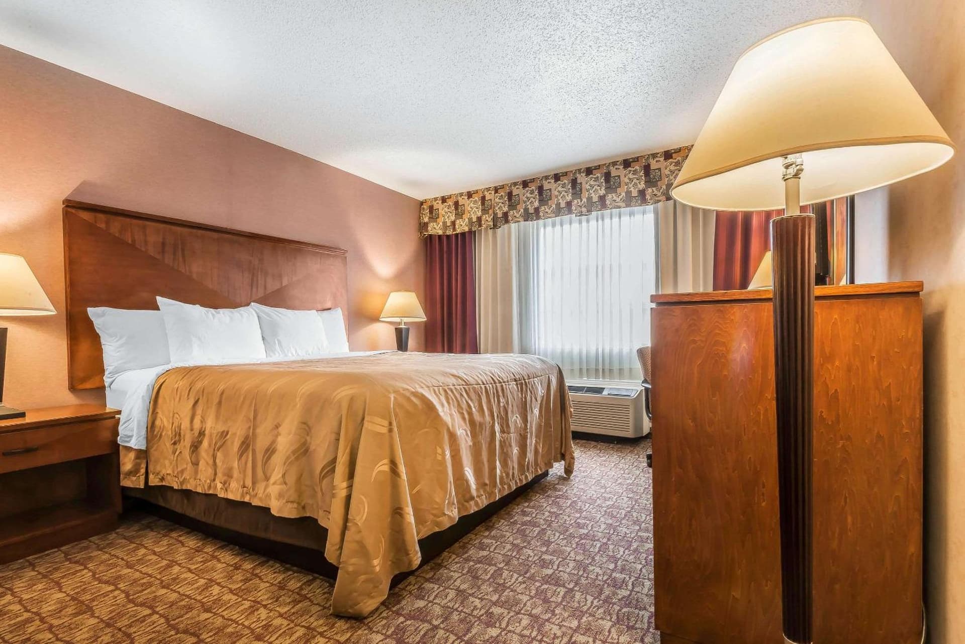 Spark By Hilton Hamburg interior in Hamburg, NY — gallery photo 2