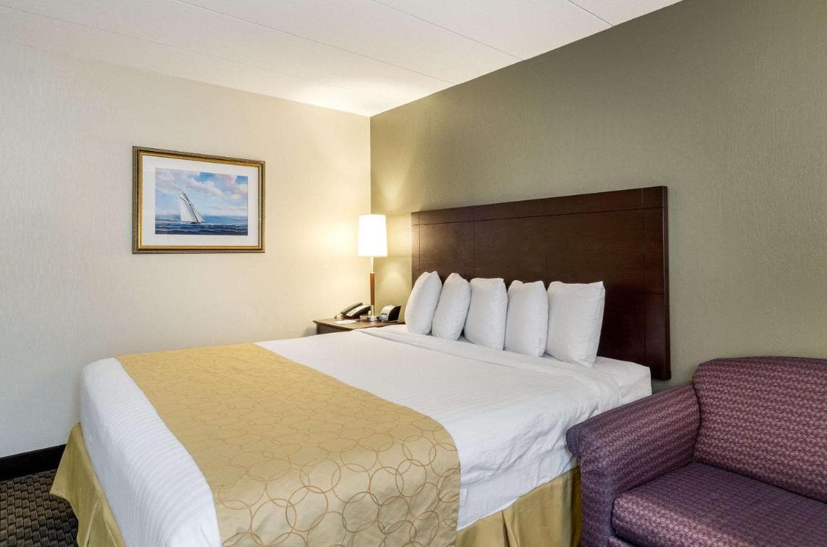 Clarion Hotel Seekonk - Providence gallery photo in Seekonk, MA — image 19