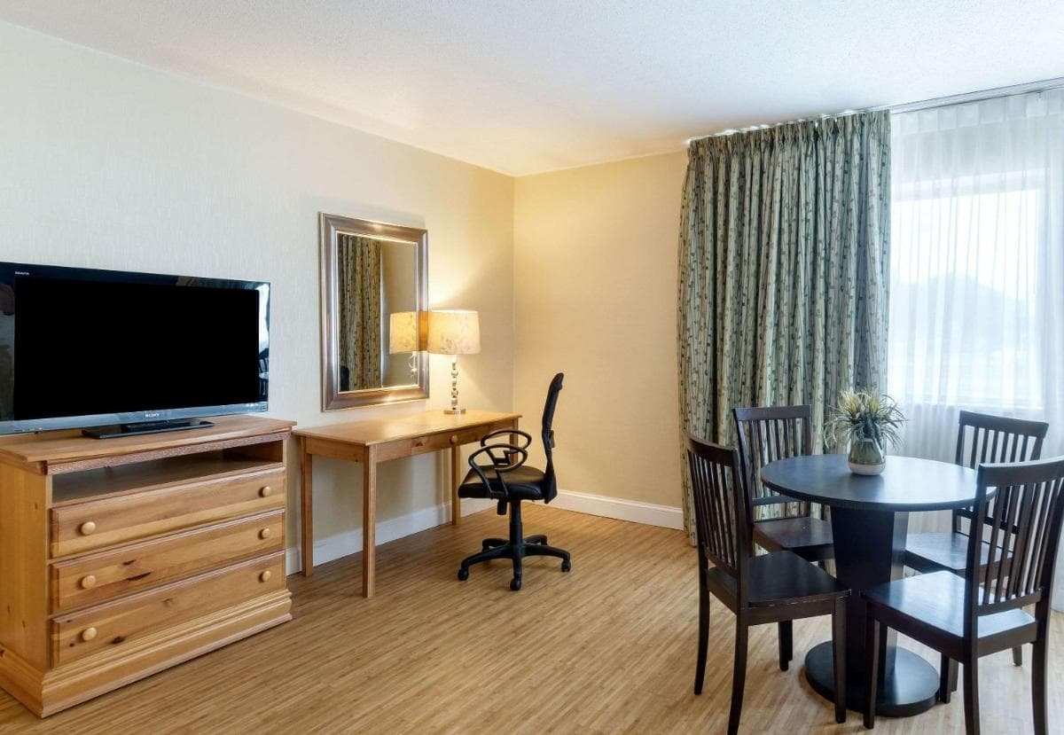 Clarion Hotel Seekonk - Providence gallery photo in Seekonk, MA — image 43