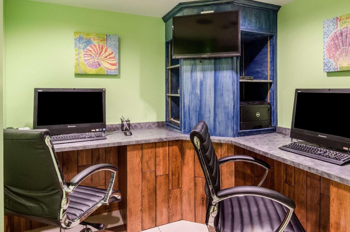 Clarion Hotel Seekonk - Providence gallery photo in Seekonk, MA — image 45