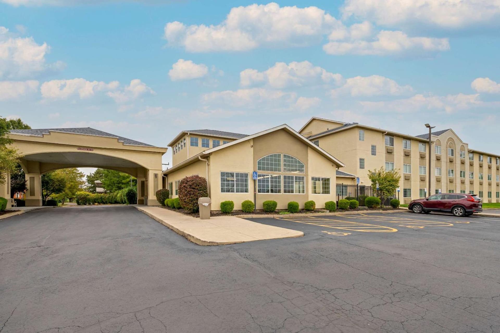 Comfort Suites Columbus Expo Center gallery photo in Columbus, OH — image 33