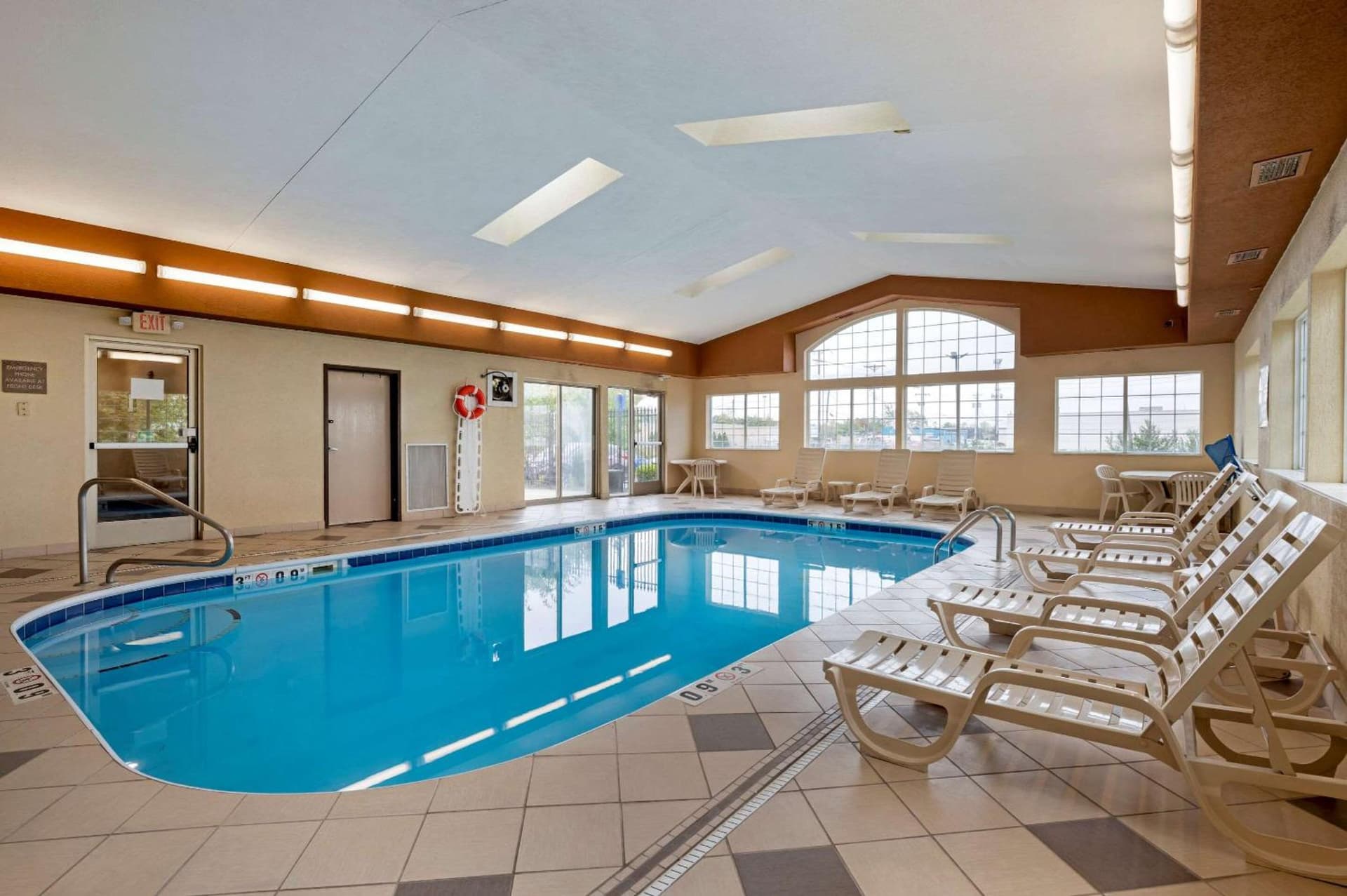 Comfort Suites Columbus Expo Center gallery photo in Columbus, OH — image 37