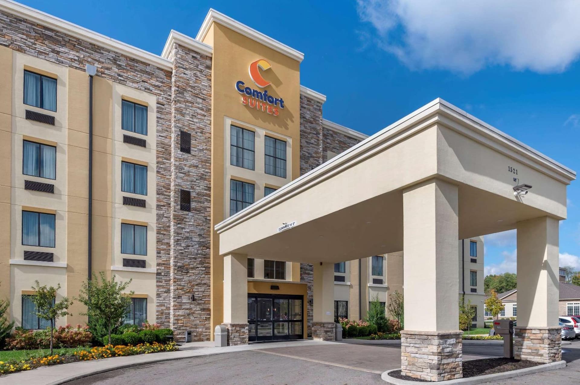 Comfort Suites Columbus Airport property views in Columbus, OH — gallery photo 3