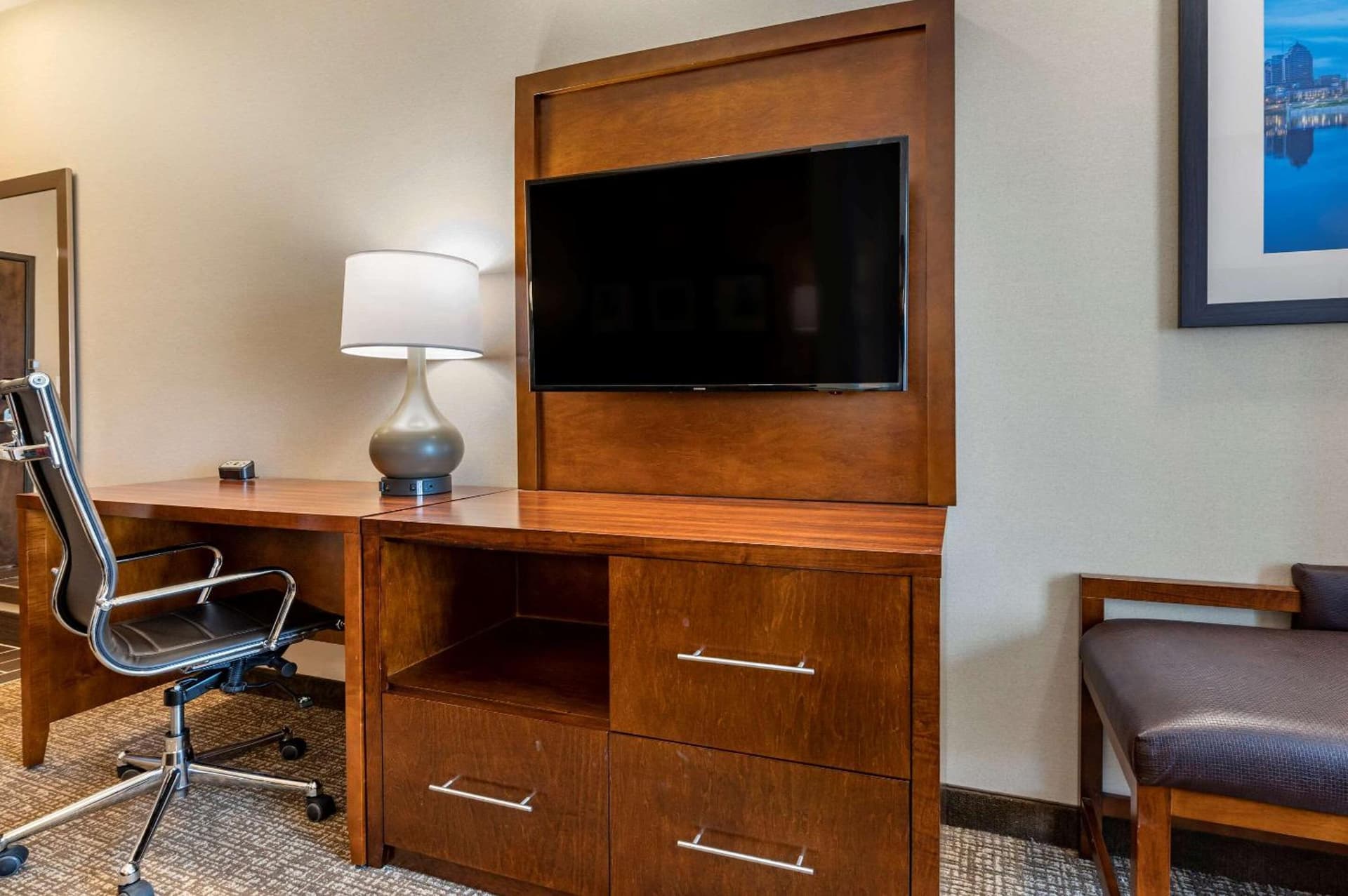 Comfort Suites Columbus Airport gallery photo in Columbus, OH — image 6