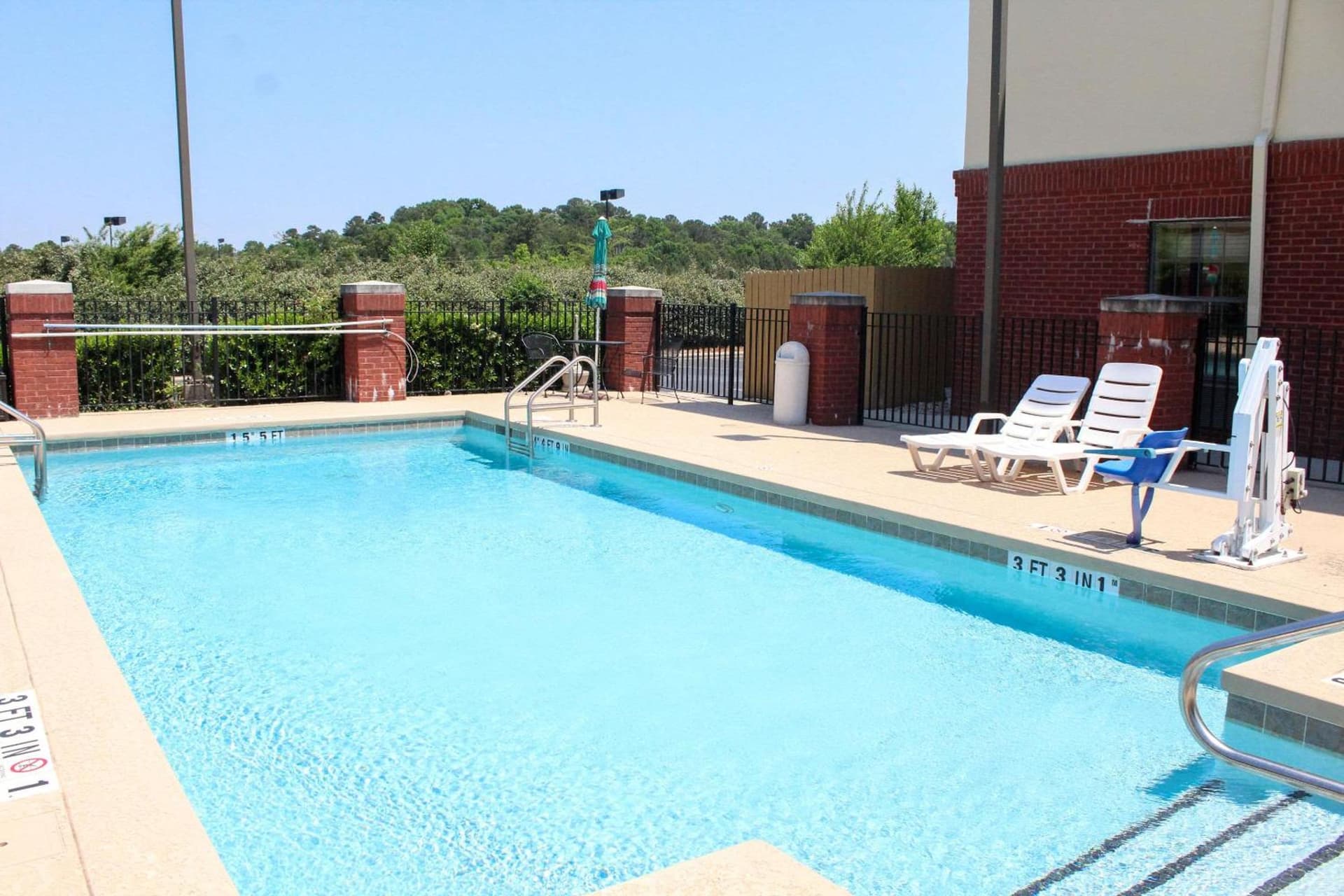 Comfort Inn & Suites Fultondale Gardendale I-65 featured exterior or lobby in Fultondale, AL — similar hotel