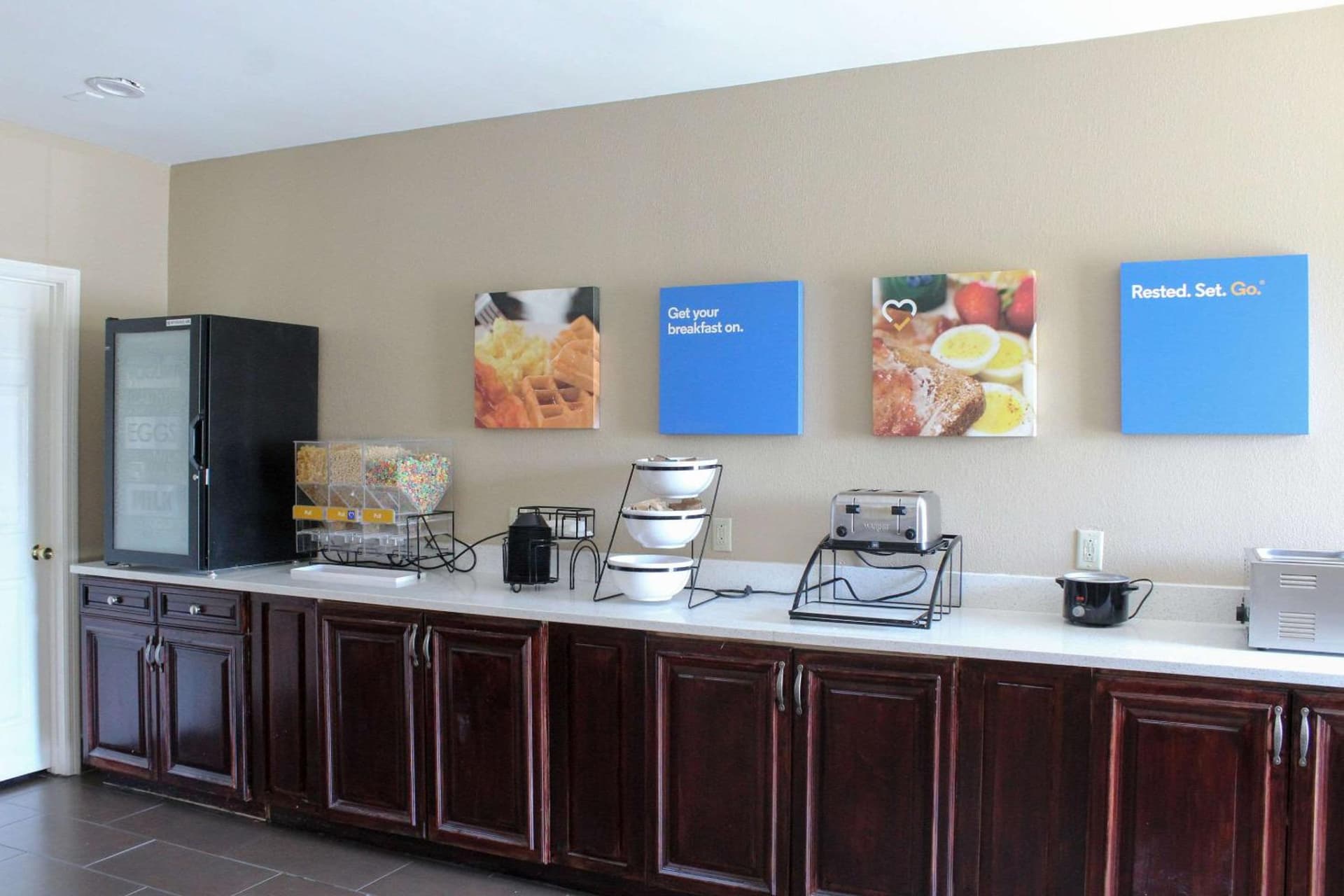 Comfort Inn & Suites Fultondale Gardendale I-65 interior in Fultondale, AL — gallery photo 2