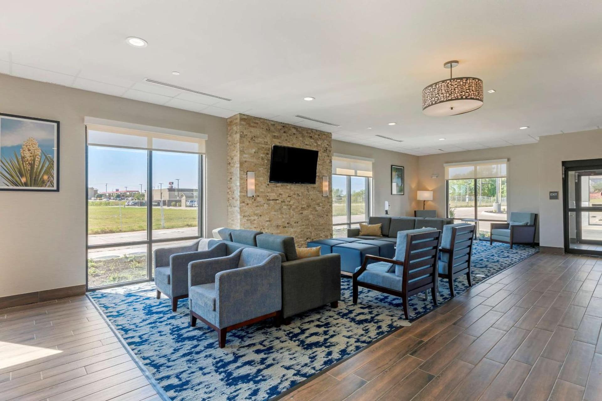 Comfort Inn & Suites Balch Springs - SE Dallas gallery photo in Balch Springs, TX — image 16