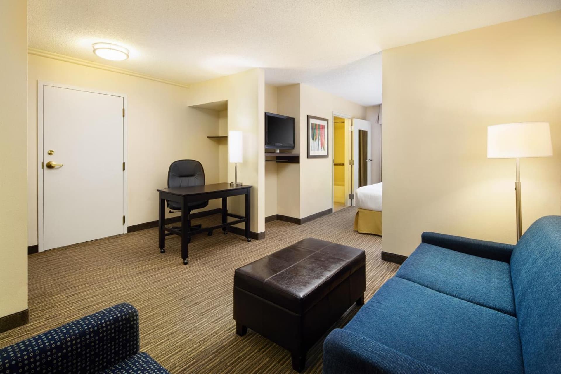 Holiday Inn Express & Suites Alpharetta by IHG property views in Alpharetta, GA — gallery photo 3