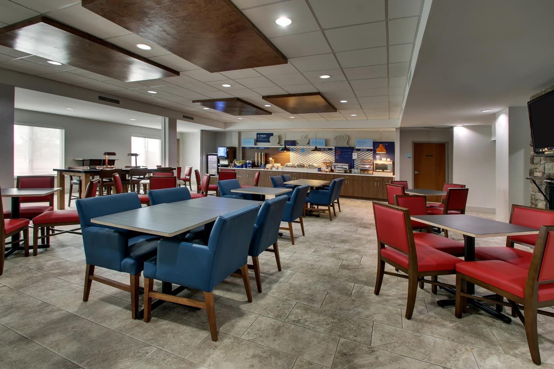 Holiday Inn Express Hotel & Suites Waukegan/Gurnee by IHG gallery photo in Waukegan, IL — image 35