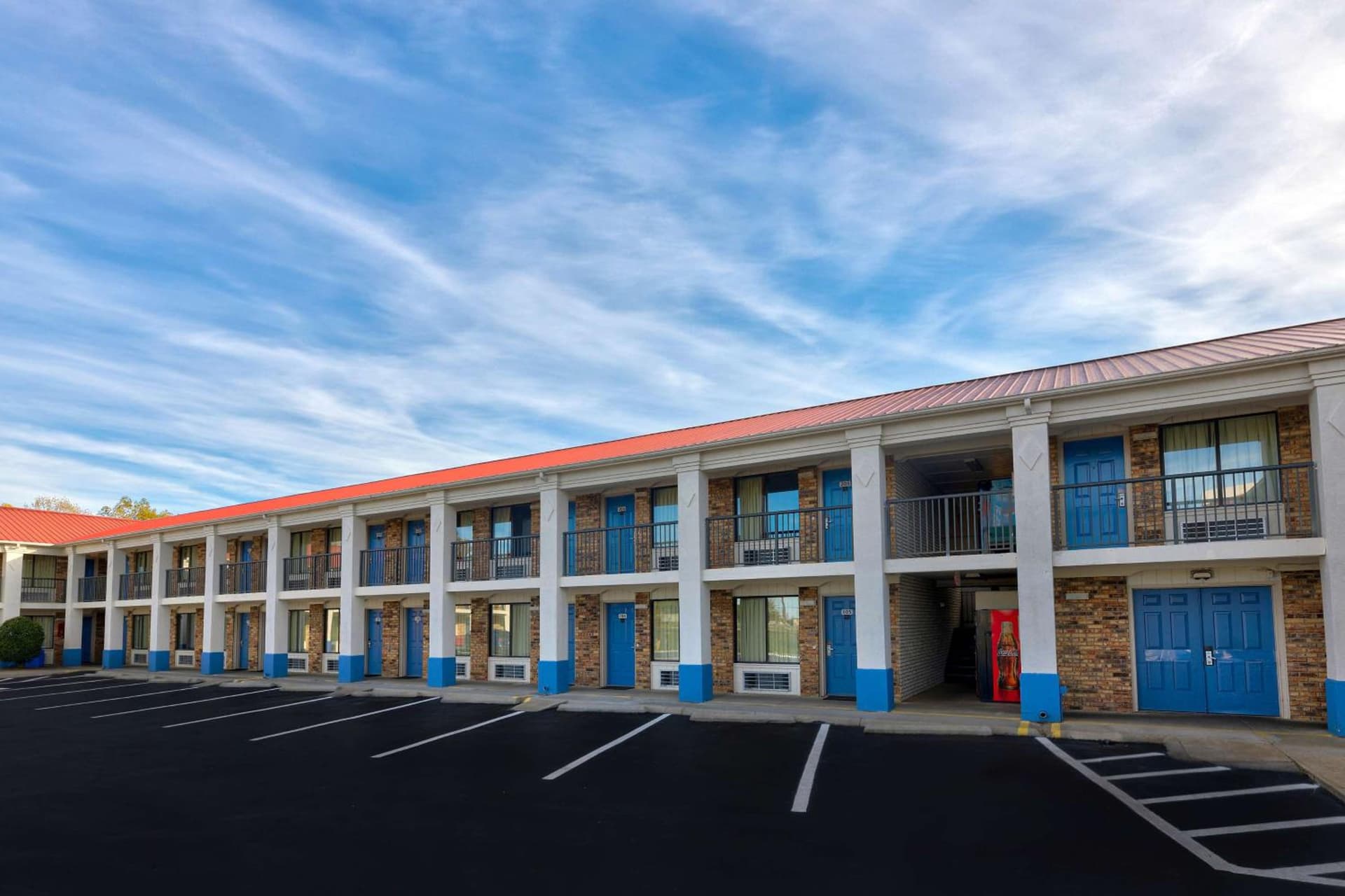Motel 6-Cookeville, TN interior in Cookeville, TN — gallery photo 2