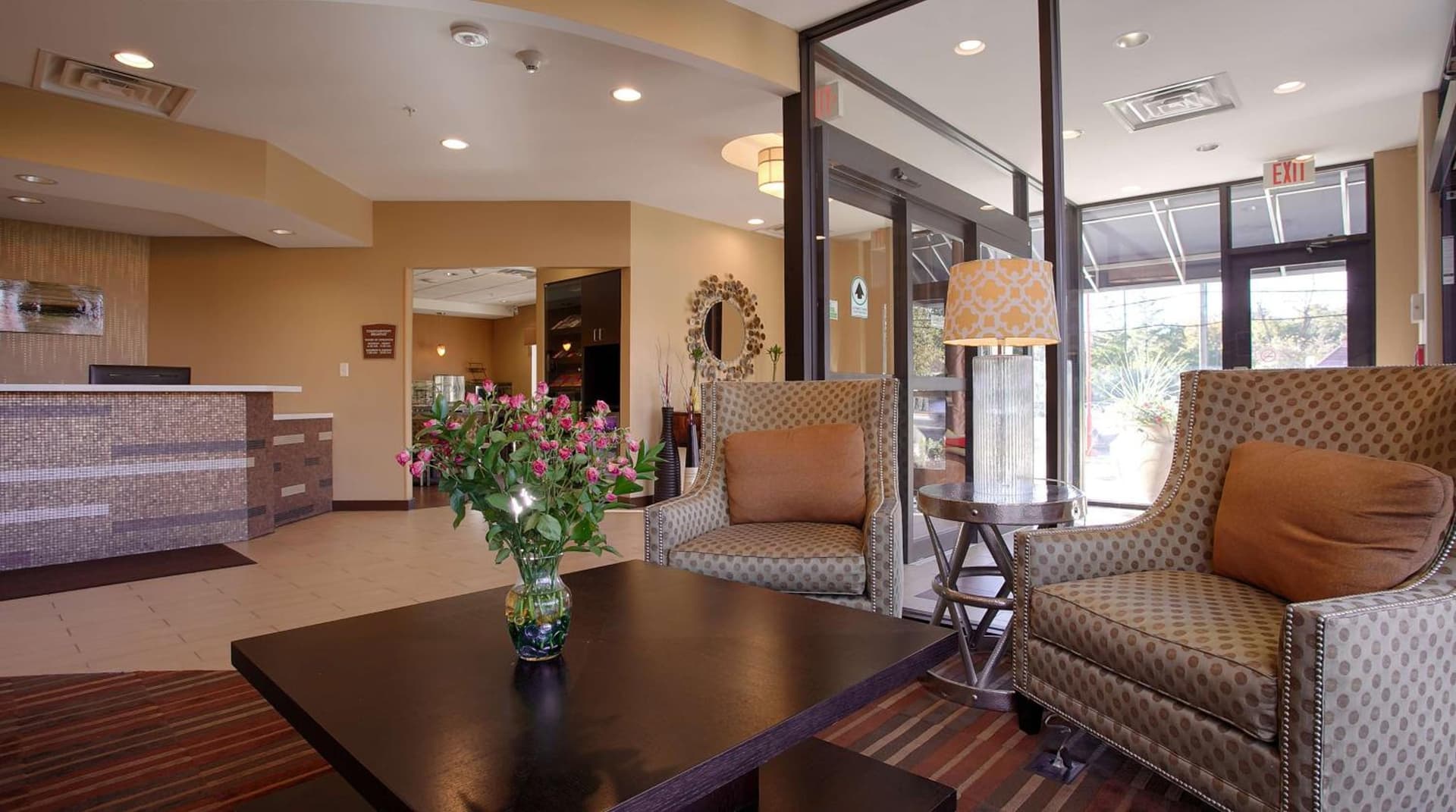 Best Western Plus College Park Hotel interior in College Park, MD — gallery photo 2