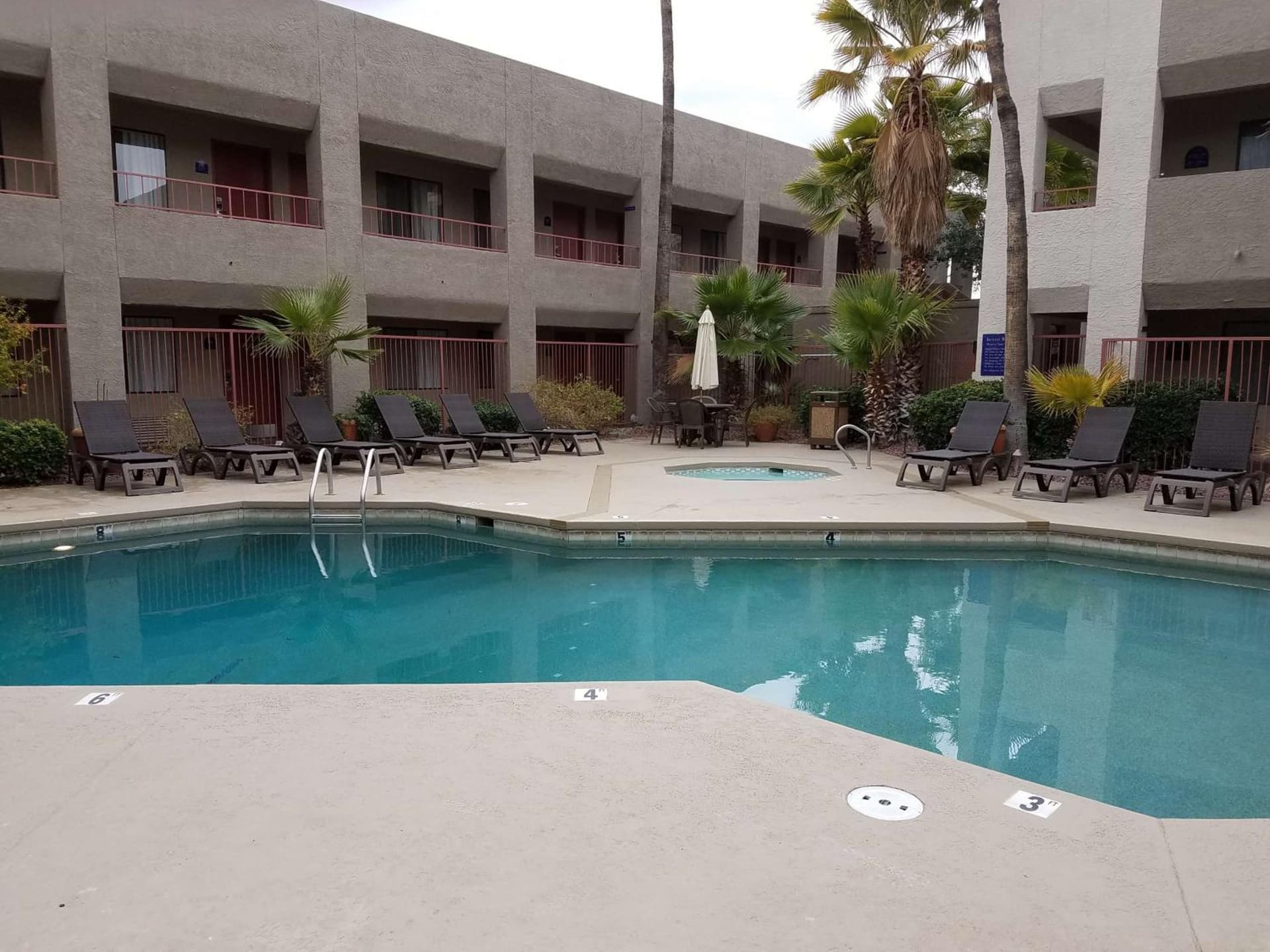 Best Western InnSuites Tucson Foothills Hotel & Suites gallery photo in Tucson, AZ — image 4