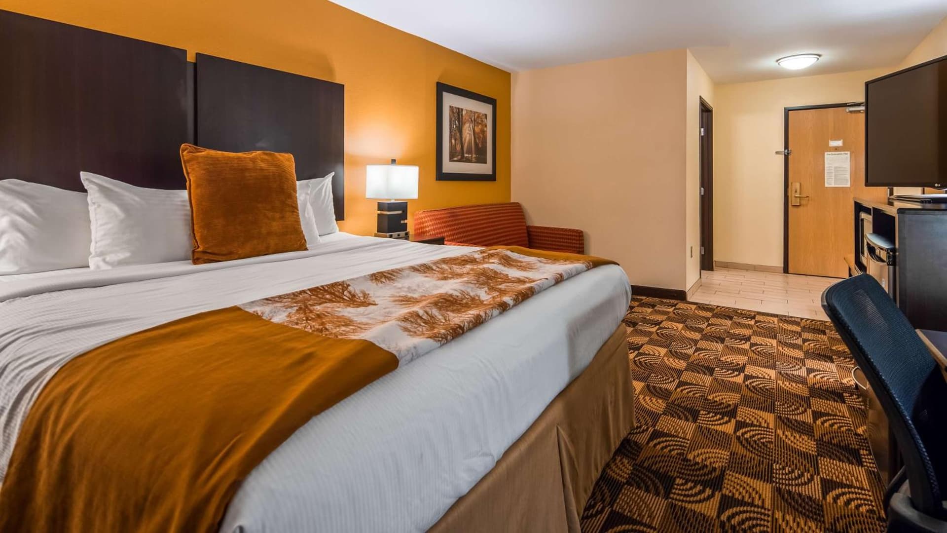 Best Western Plus Whitewater Inn interior in Harrison, OH — gallery photo 2