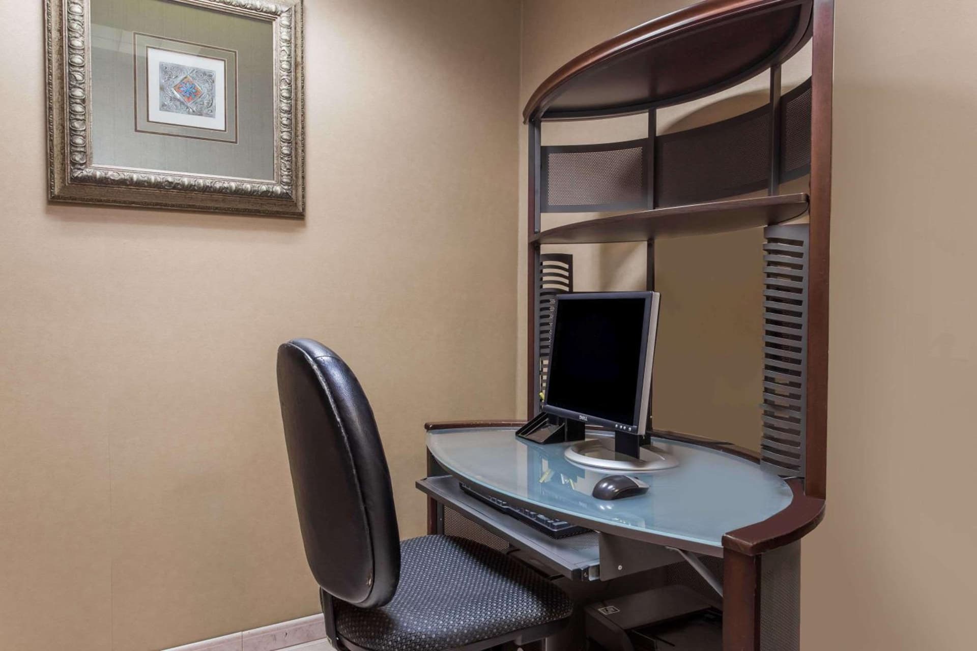 Days Inn & Suites by Wyndham Fort Pierce I-95 gallery photo in Fort Pierce, FL — image 4
