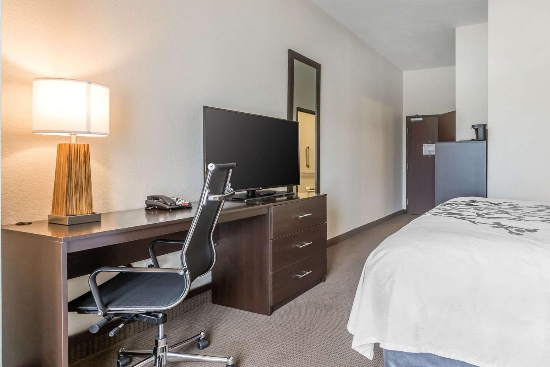 Sleep Inn & Suites West Des Moines near Jordan Creek property views in West Des Moines, IA — gallery photo 3
