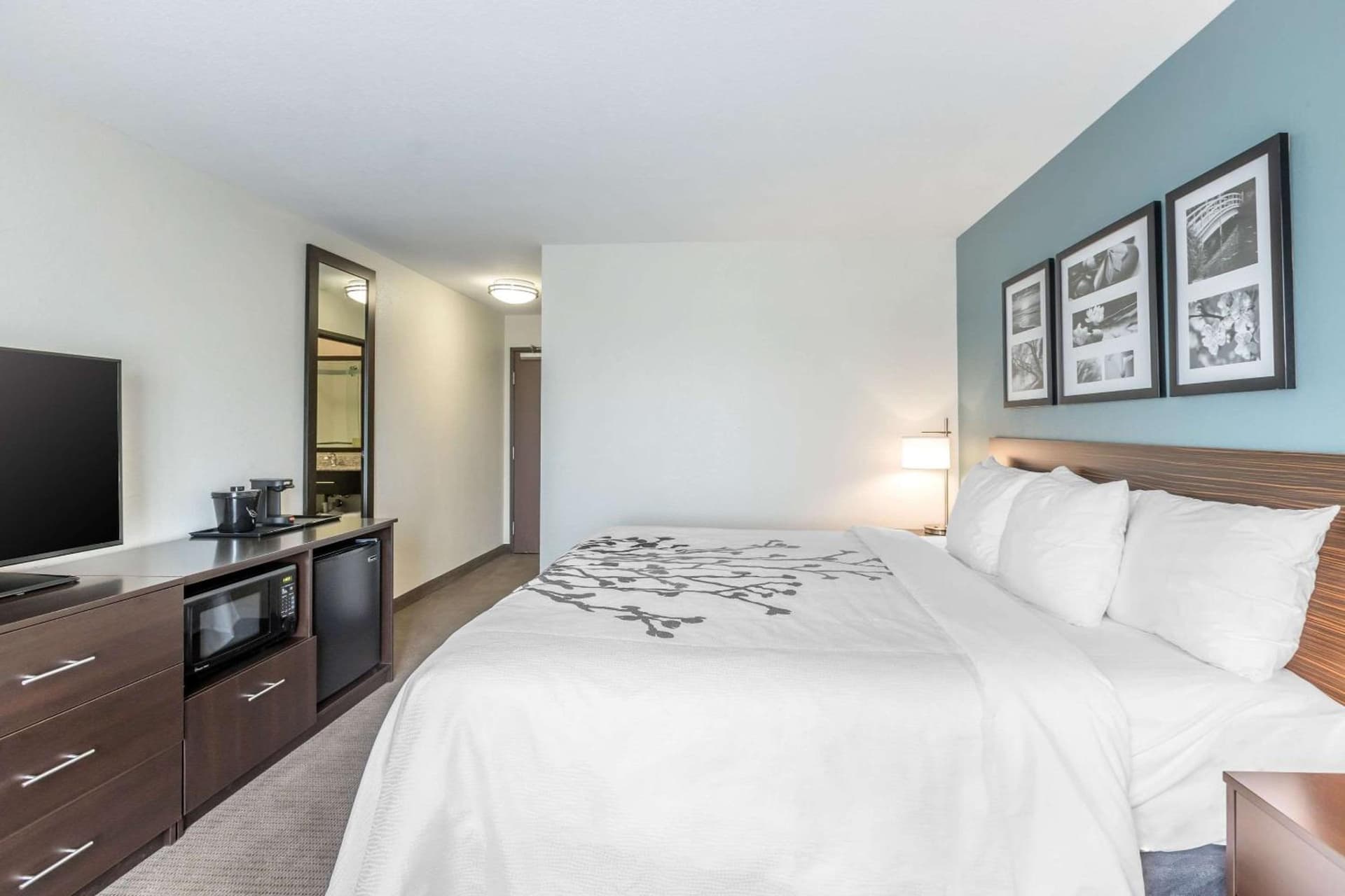 Sleep Inn & Suites West Des Moines near Jordan Creek interior in West Des Moines, IA — gallery photo 2