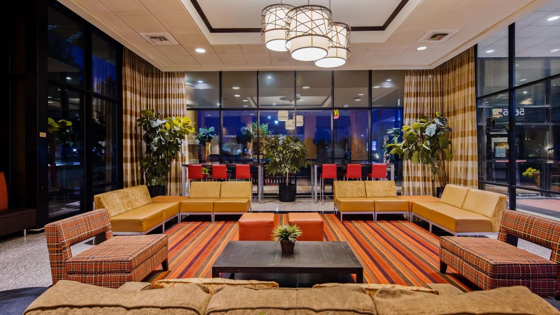 Best Western Plus Hotel & Conference Center interior in Baltimore, MD — gallery photo 2