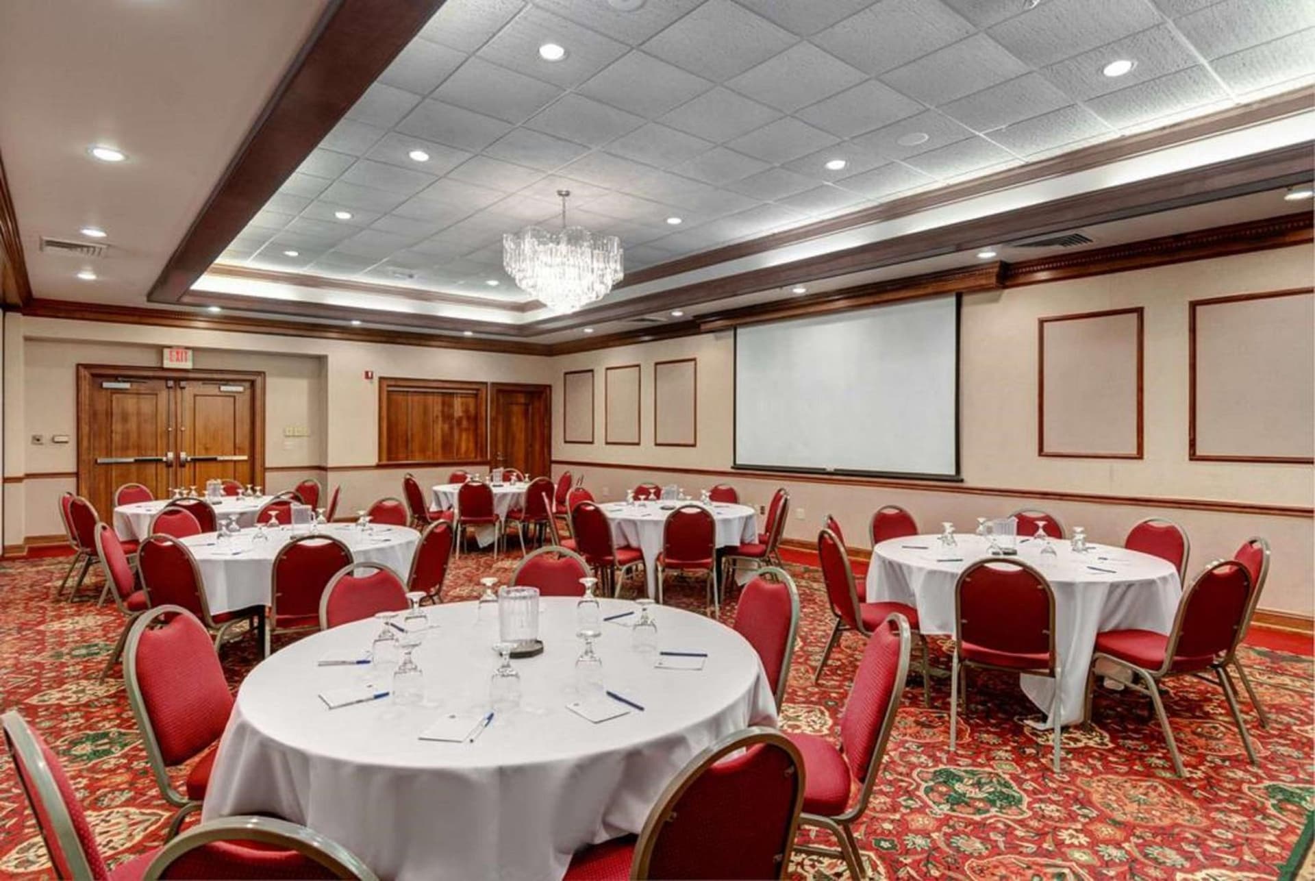 Best Western Plus Portsmouth Hotel & Suites gallery photo in Portsmouth, NH — image 38