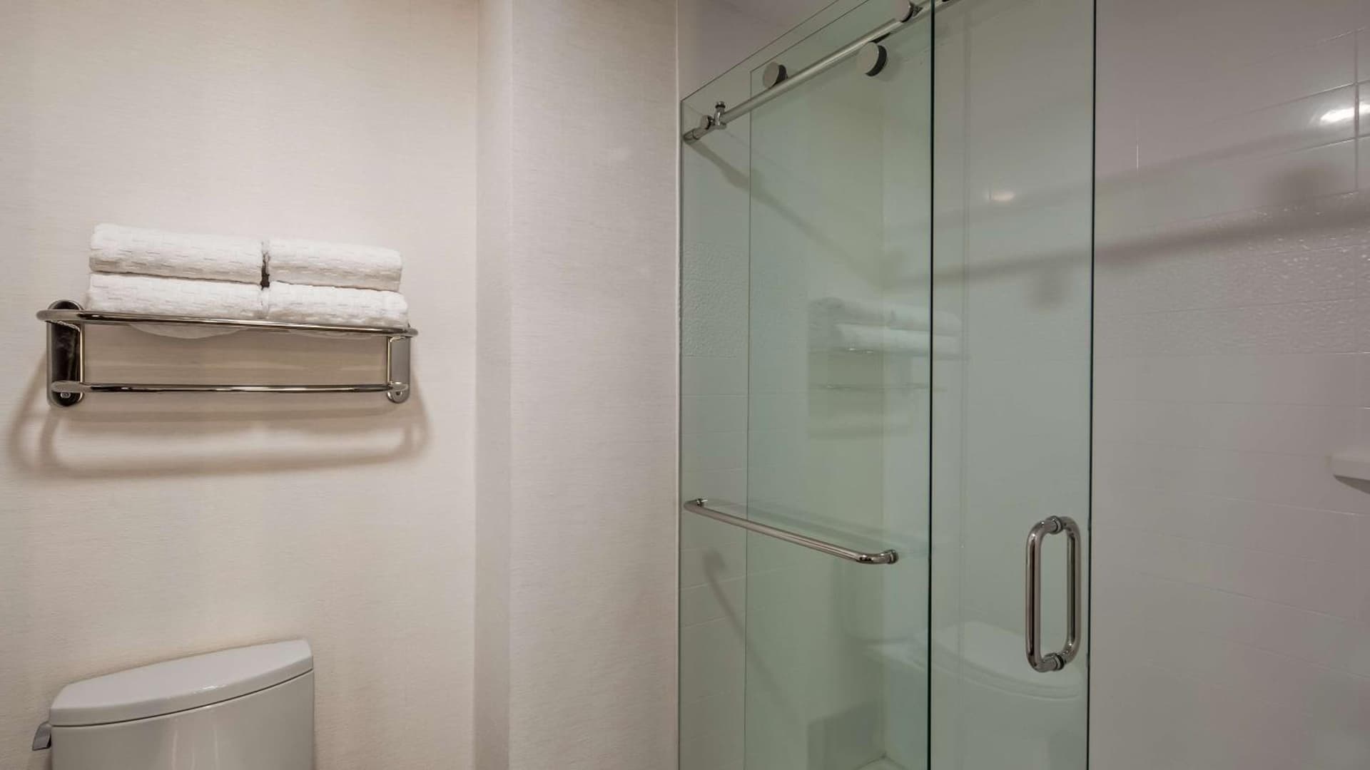 Best Western Plus Portsmouth Hotel & Suites gallery photo in Portsmouth, NH — image 59
