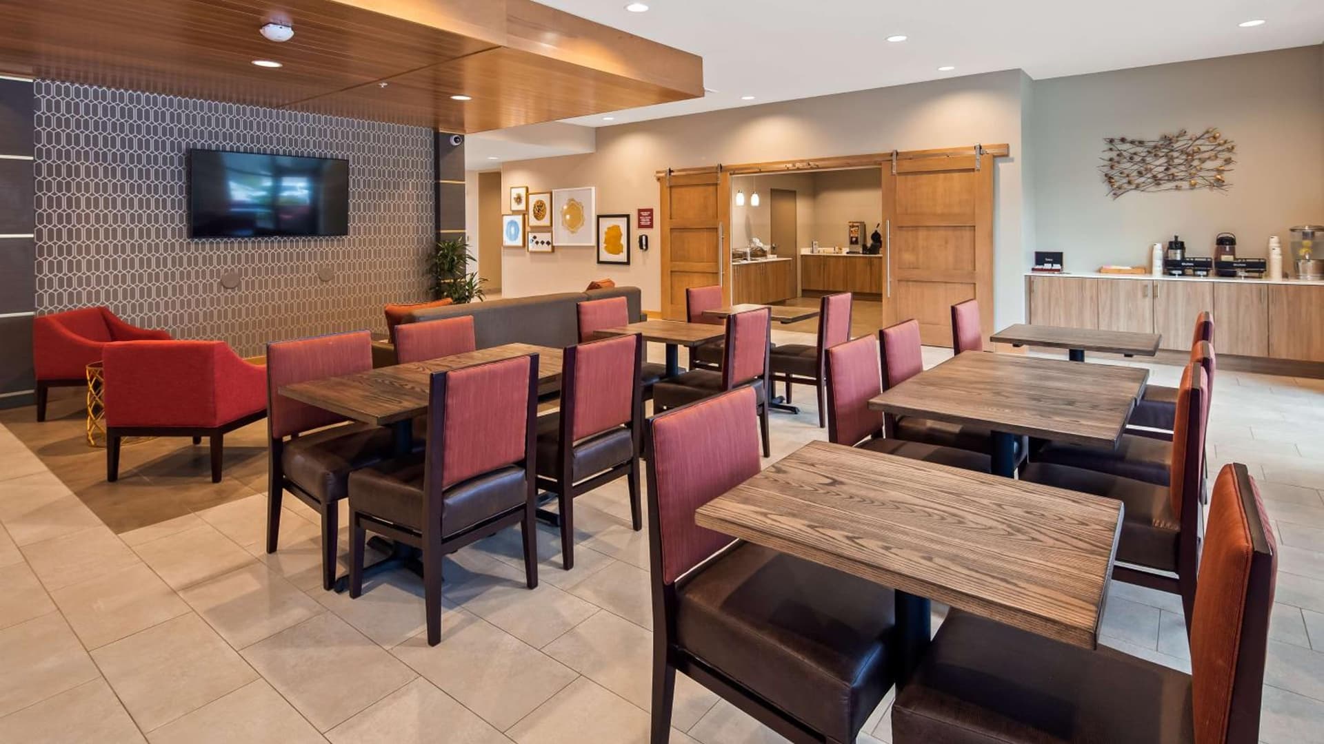 Best Western Plus LaCrescent - LaCrosse gallery photo in La Crescent, MN — image 4
