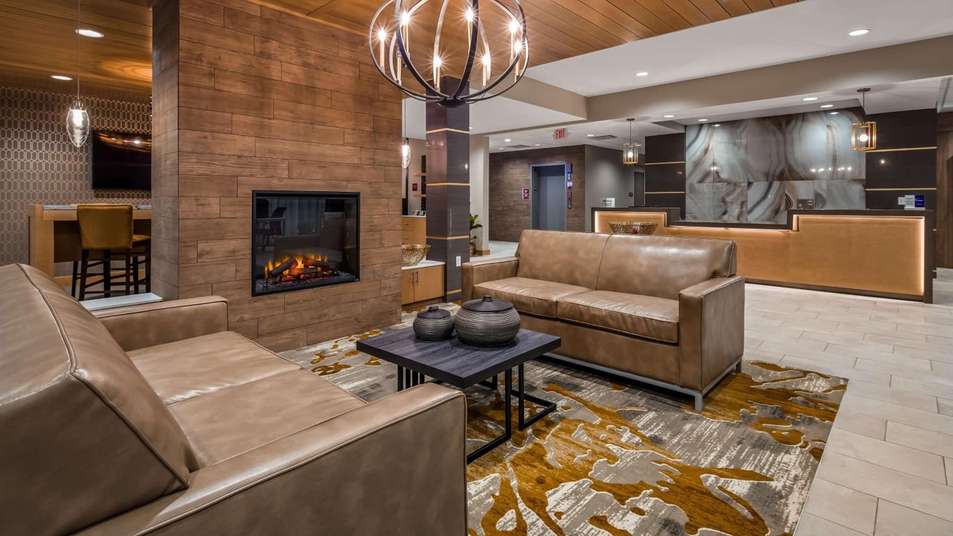 Best Western Plus LaCrescent - LaCrosse interior in La Crescent, MN — gallery photo 2