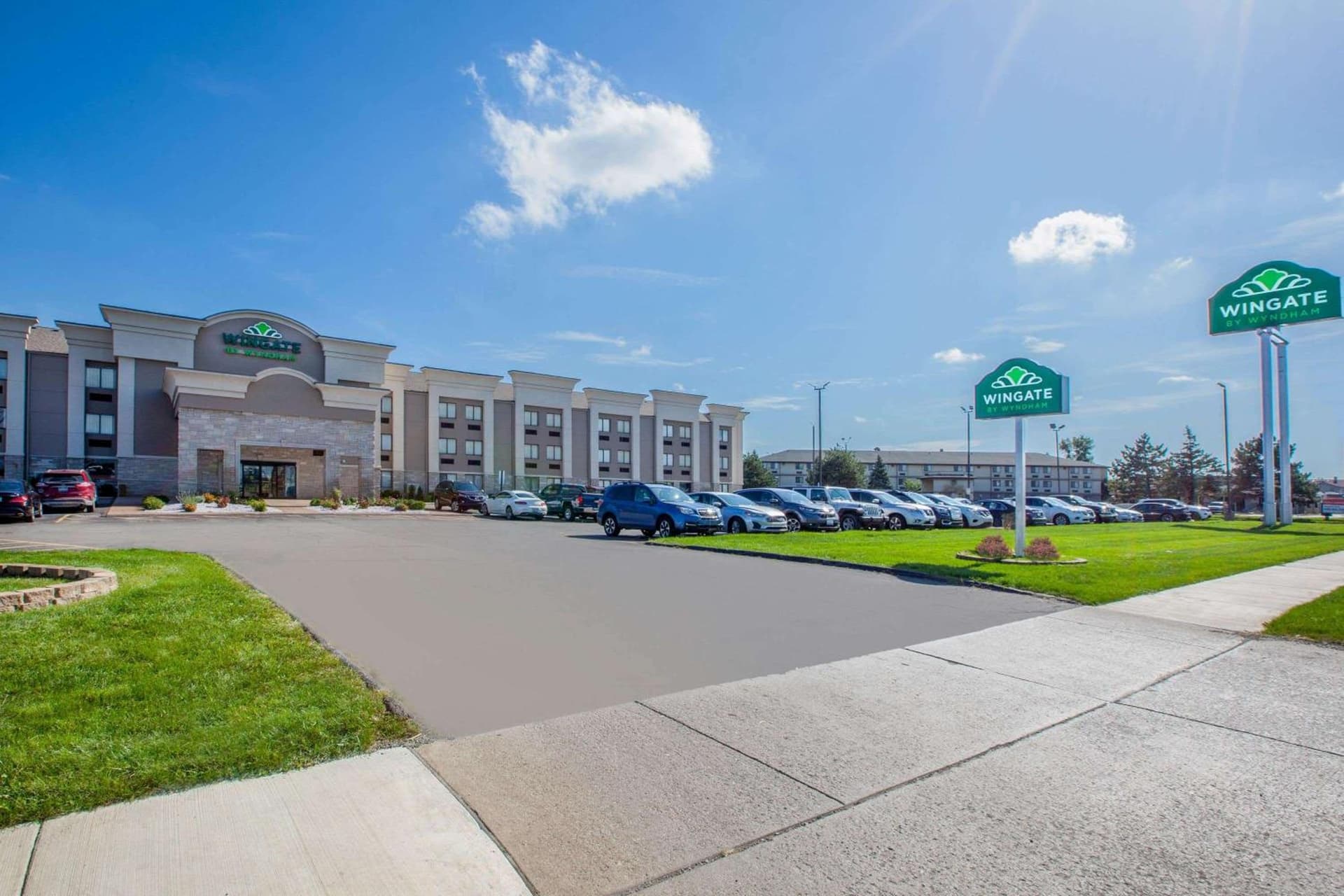 Wingate by Wyndham Detroit Metro Airport interior in Romulus, MI — gallery photo 2